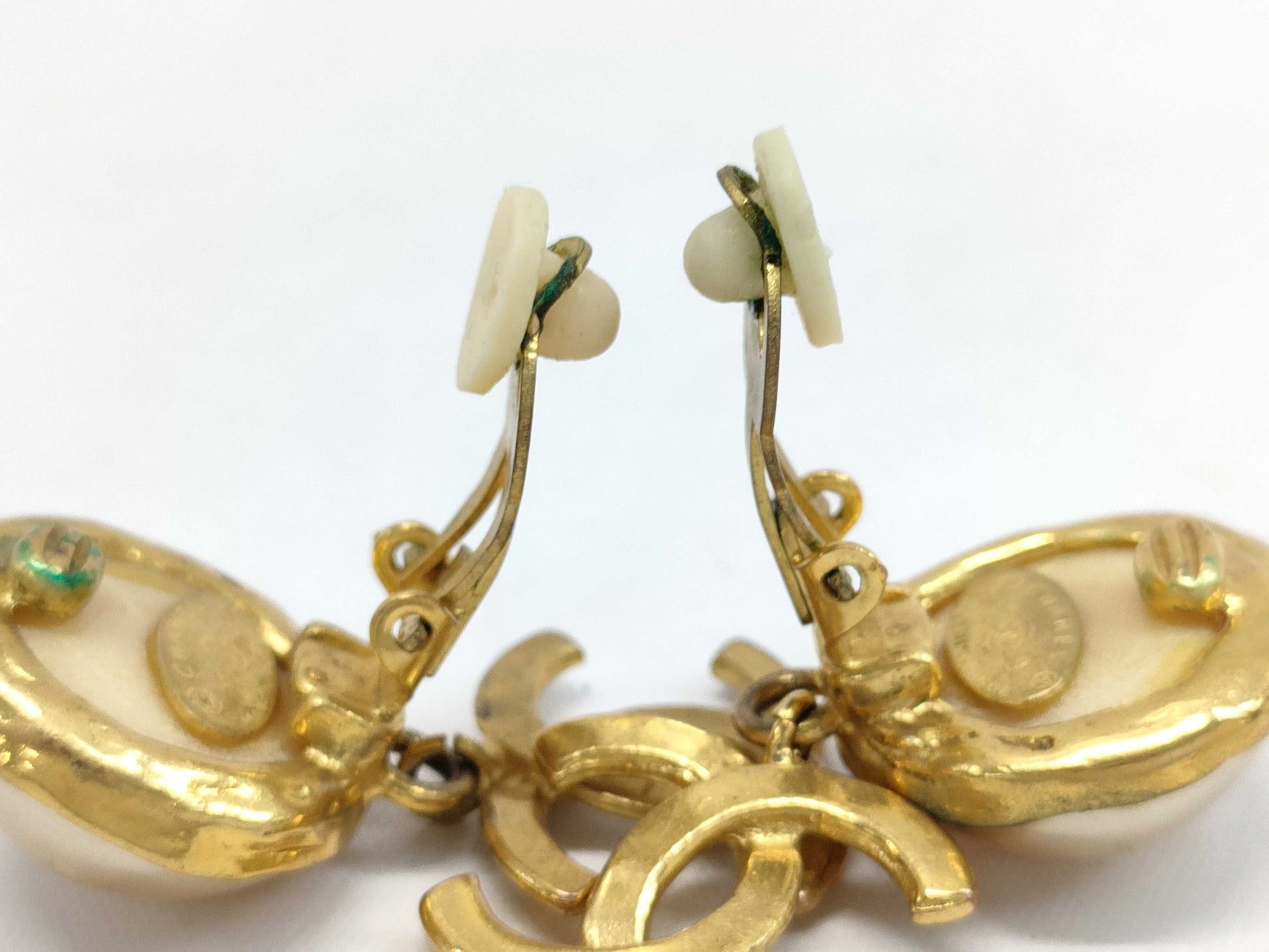 CHANEL 2/9 Coco x Pearl Earrings