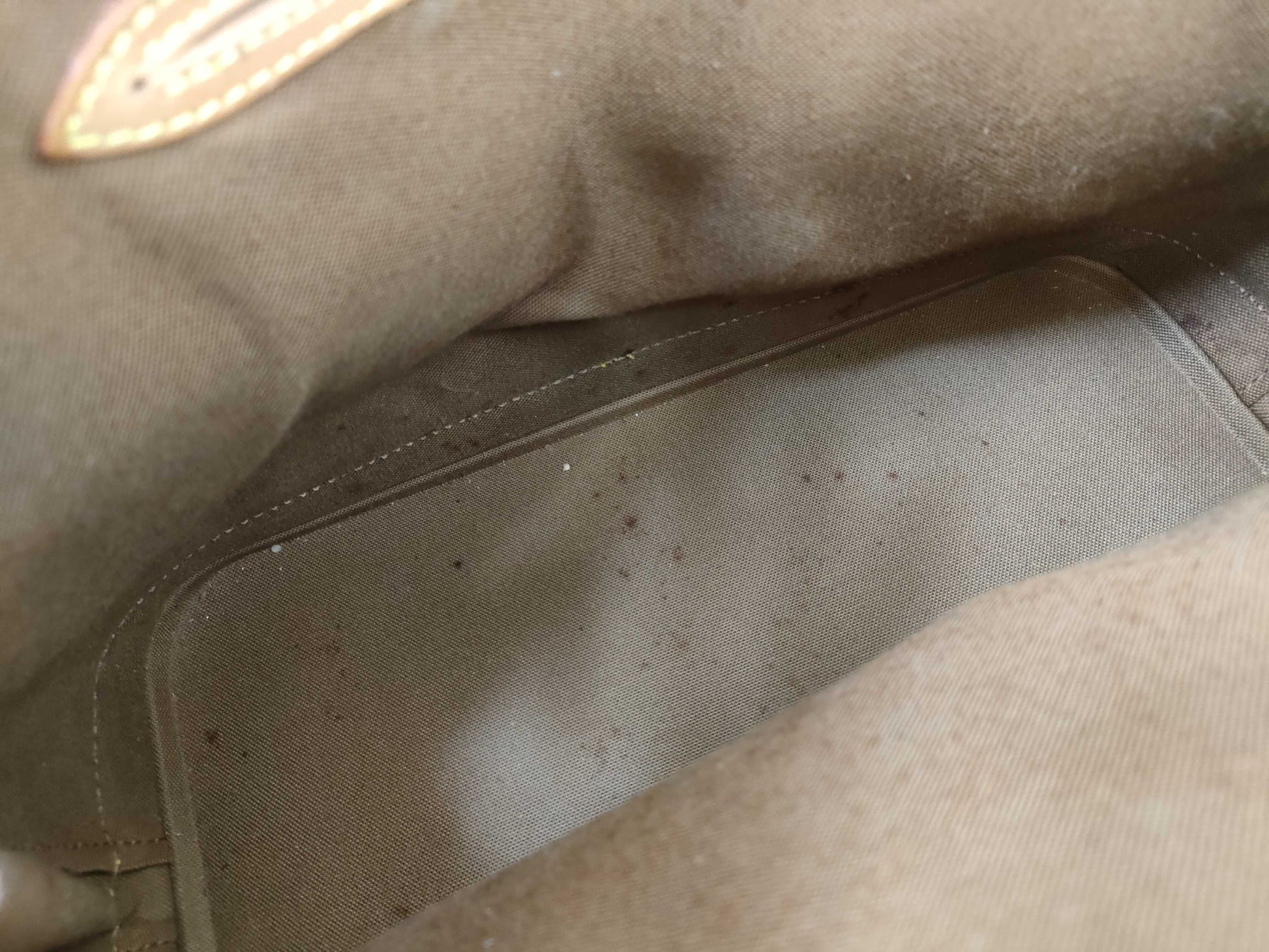 LOUIS VUITTON Monogram Alma Handbag