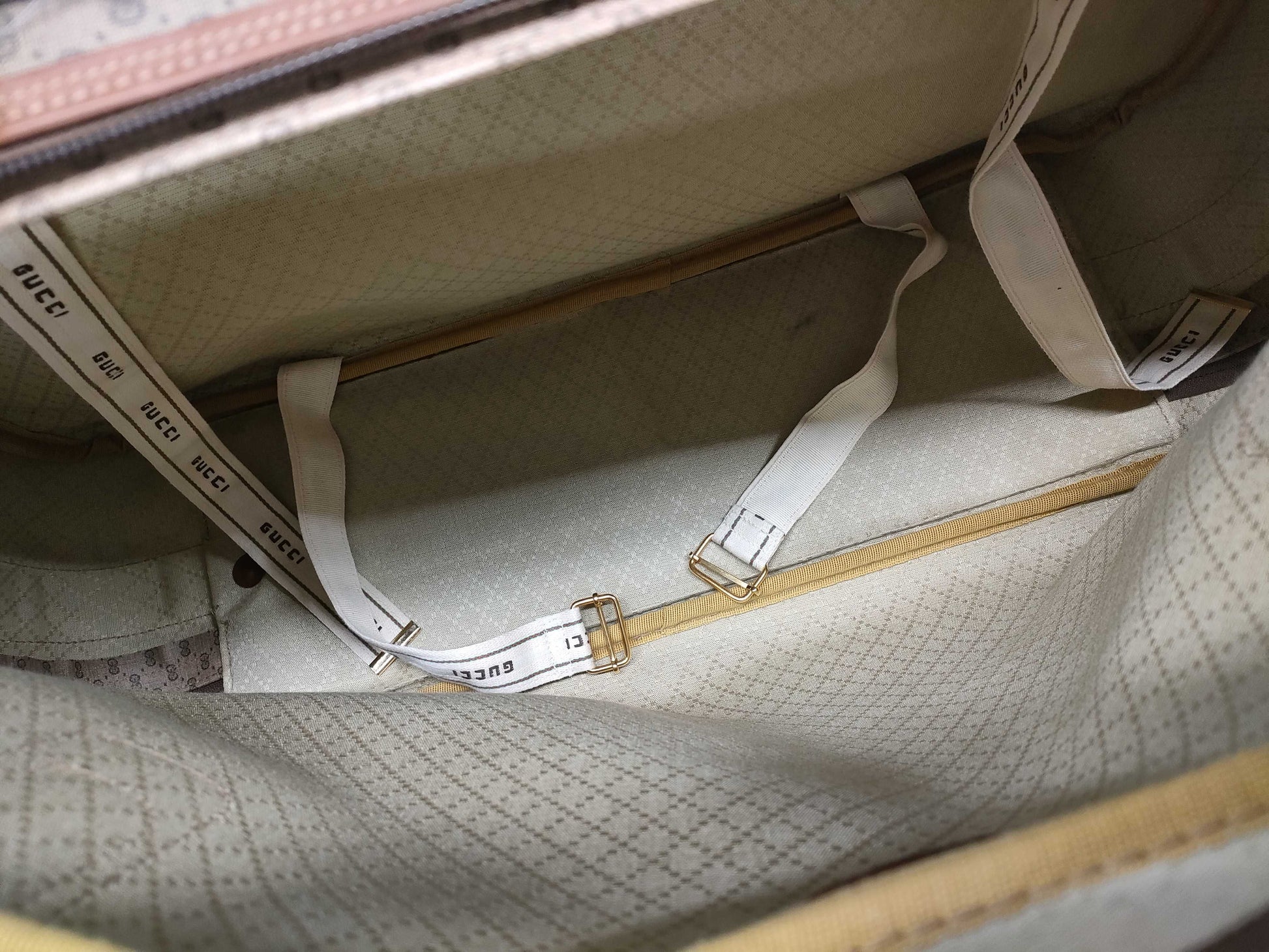 GUCCI Old GG Trunk Case 010.39.4908.60 Handbag