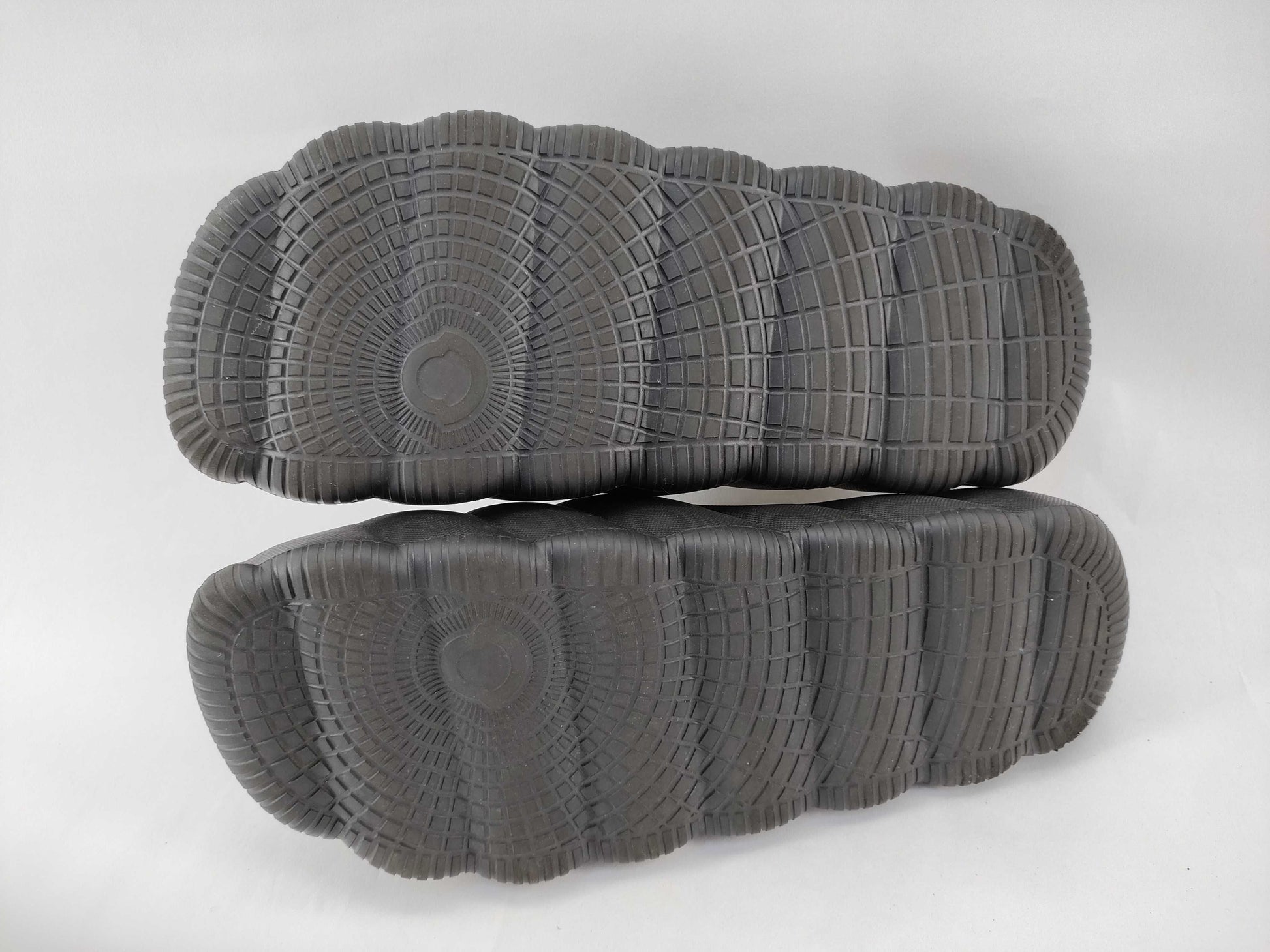 MONCLER slippers/slip-ons/men's/black slippers