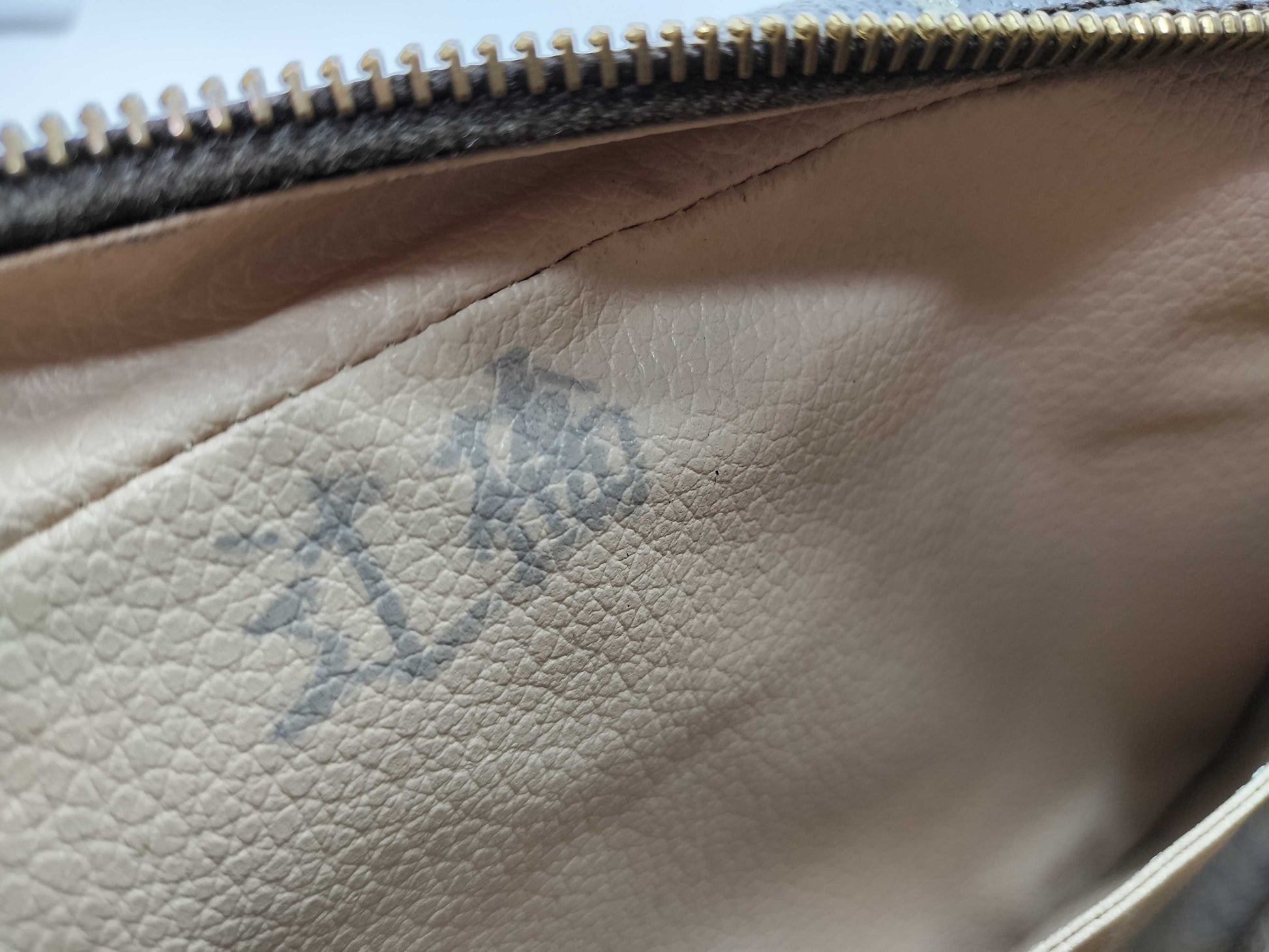 LOUIS VUITTON Monogram True Towel/Epi Pochette Homme Junk 2-Piece Pouch Set