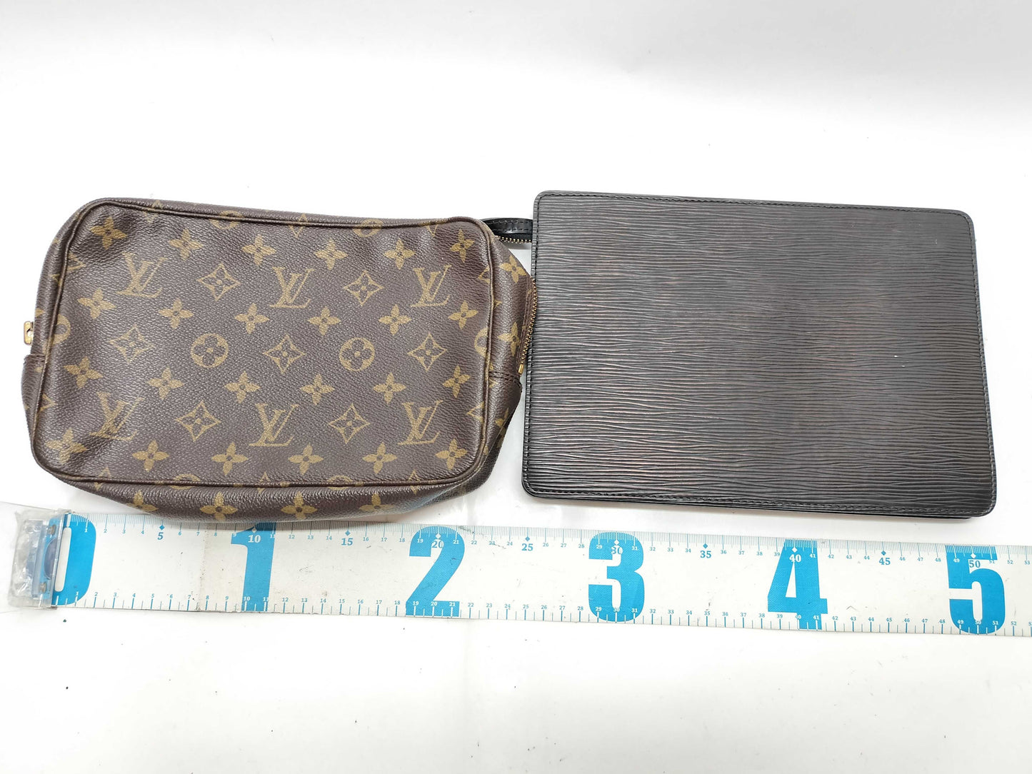 LOUIS VUITTON Monogram True Towel/Epi Pochette Homme Junk 2-Piece Pouch Set