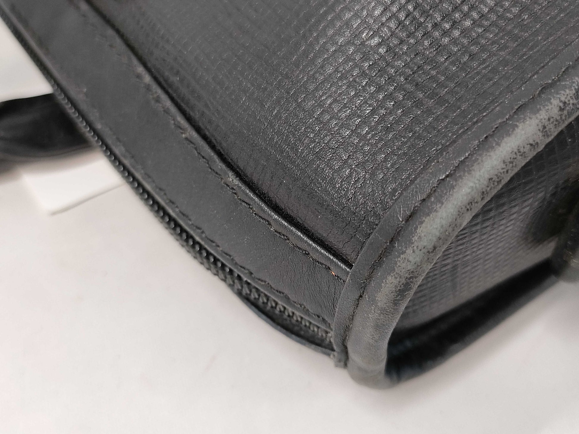 HUNTING WORLD Leather Handbag Black Handbag