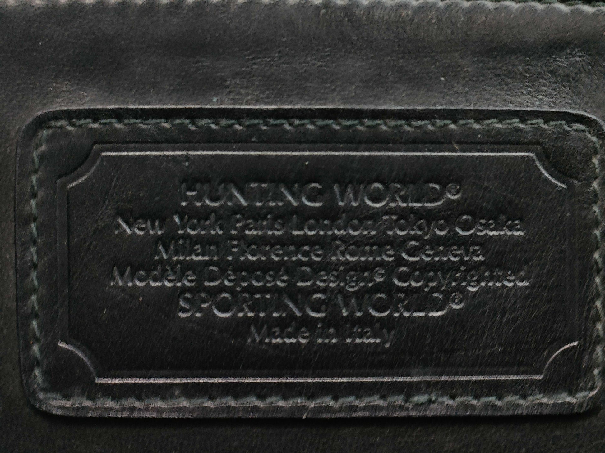 HUNTING WORLD Leather Shoulder Bag/Handbag