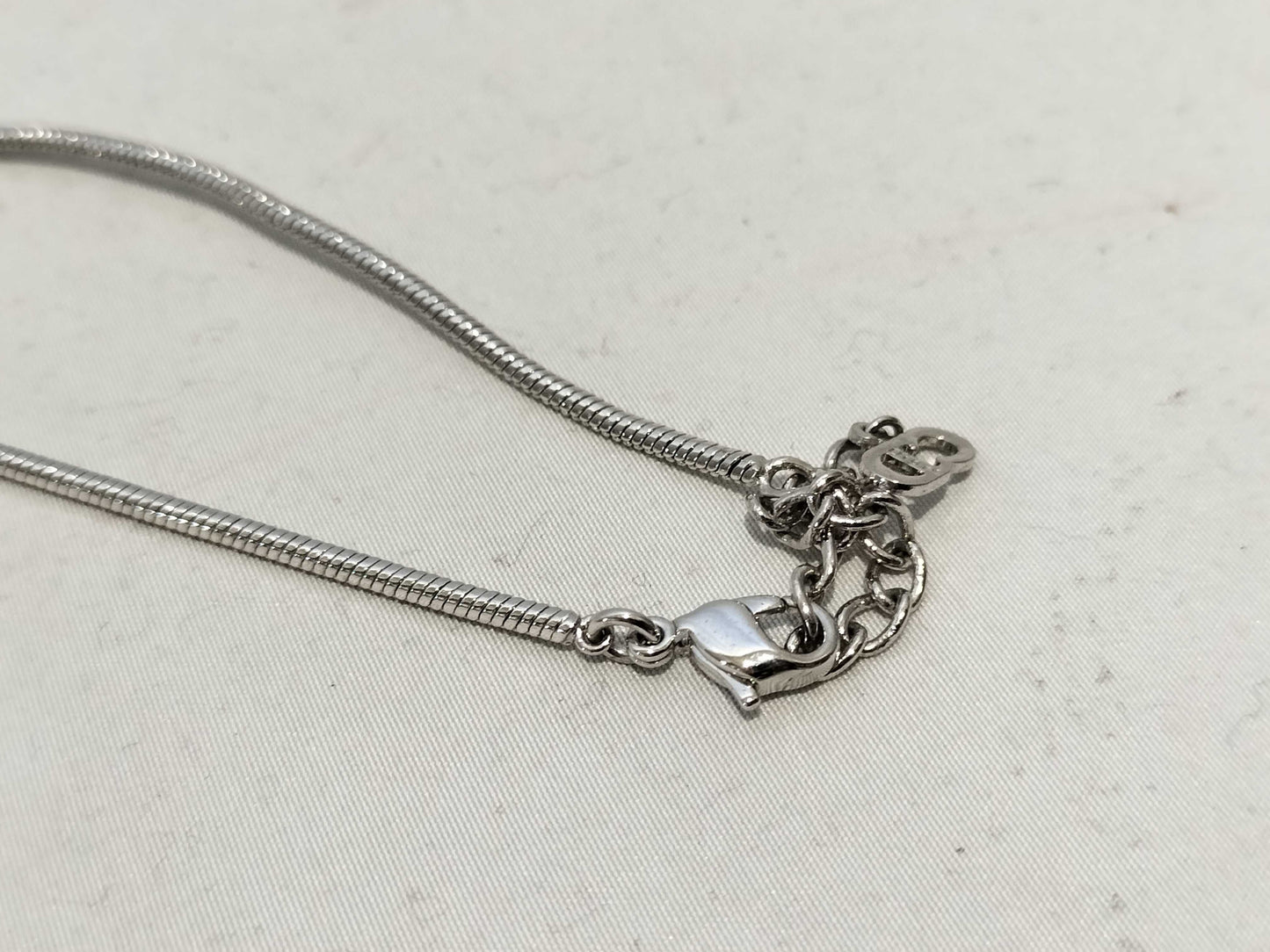 Dior D logo necklace