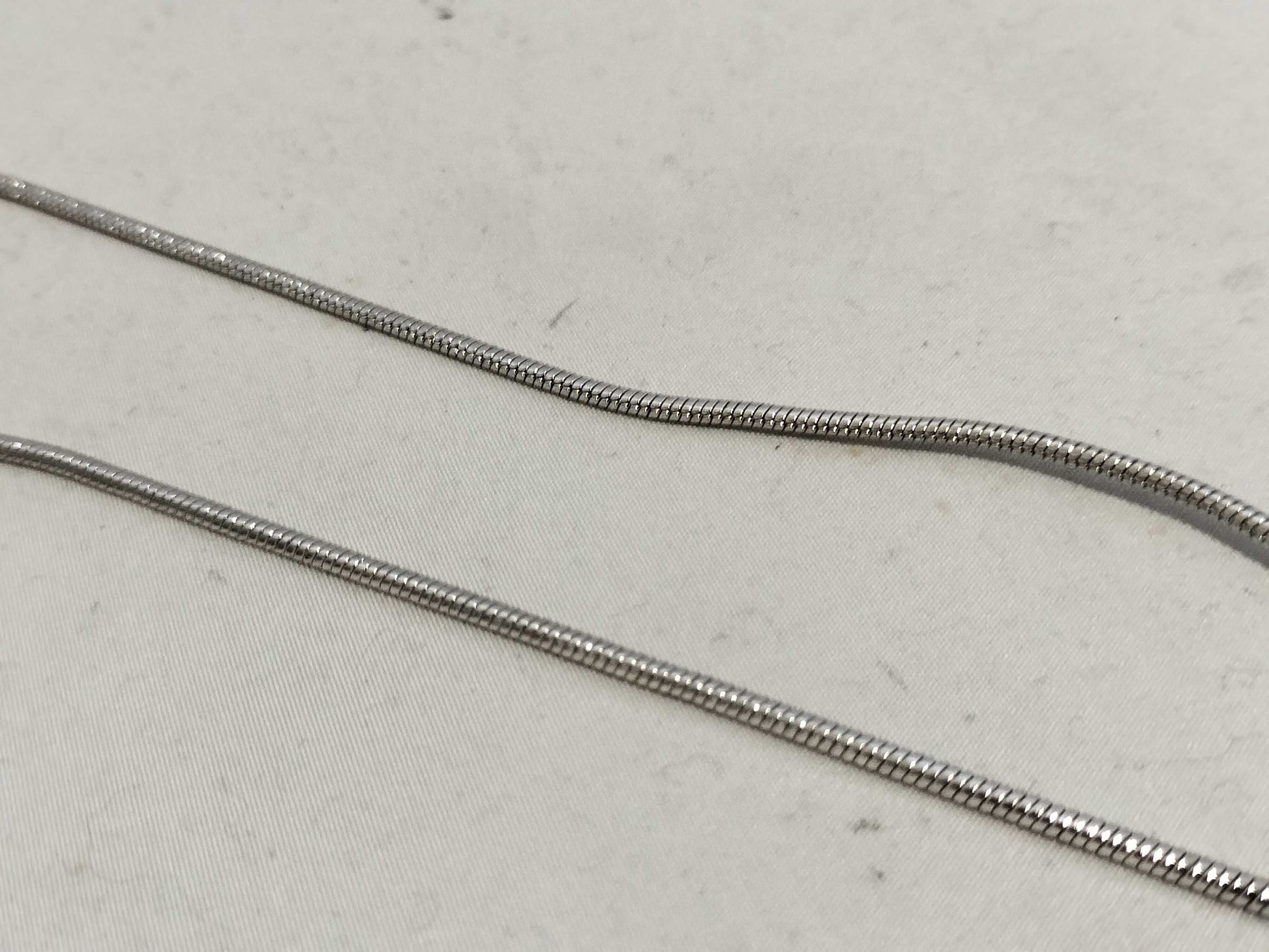 Dior D logo necklace