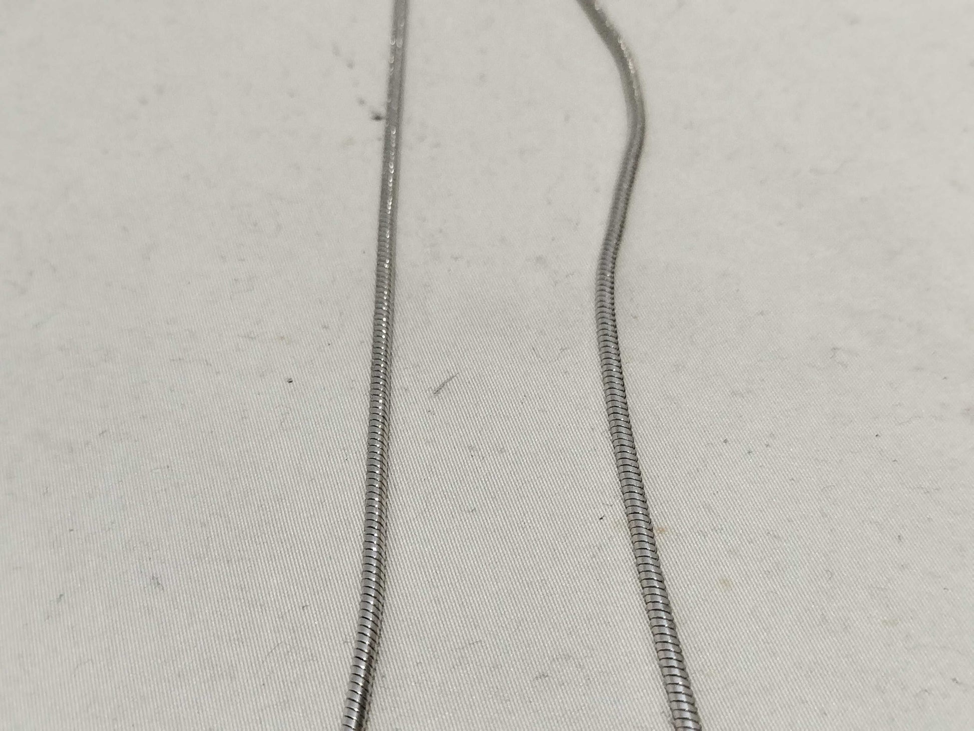 Dior D logo necklace