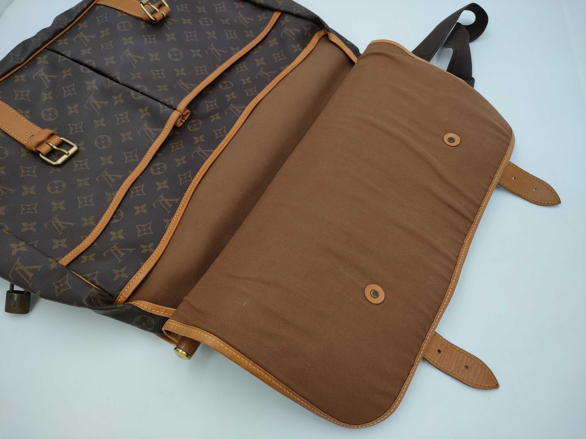 LOUIS VUITTON Monogram M41140 Sac Chasse Bag