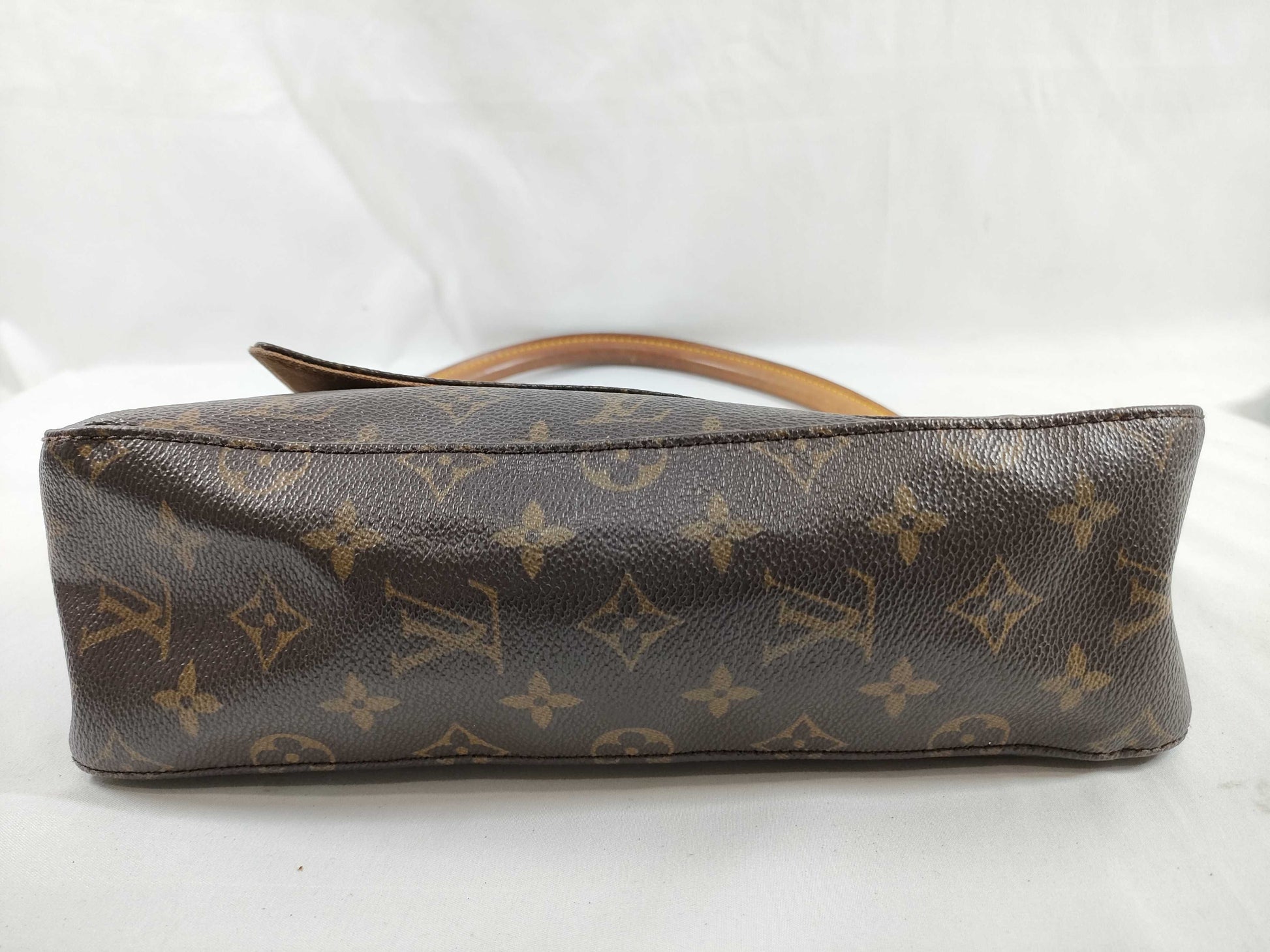 LOUIS VUITTON [Serial] MI0041 Monogram Looping Handbag