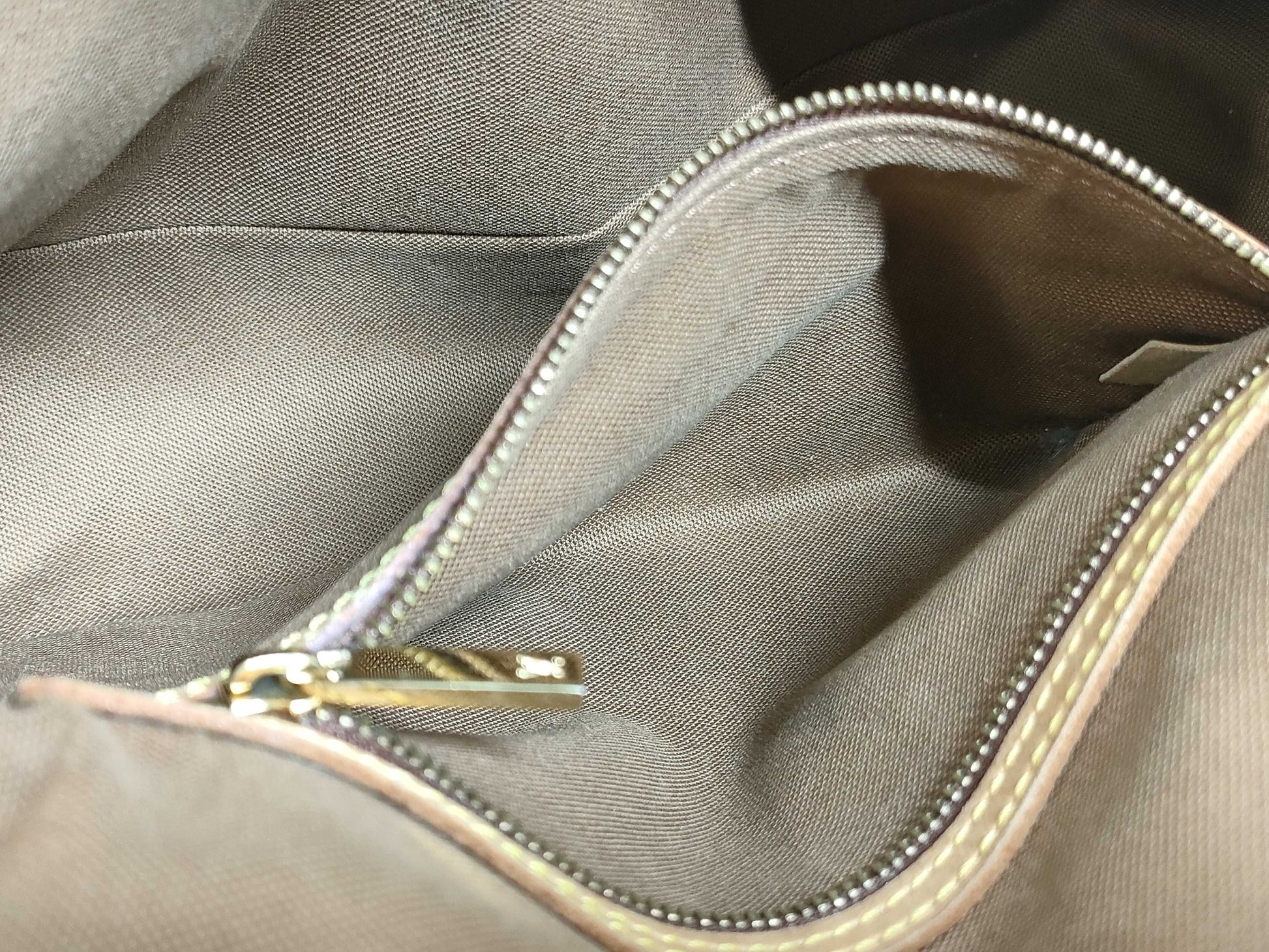 LOUIS VUITTON [Serial] MI0041 Monogram Looping Handbag