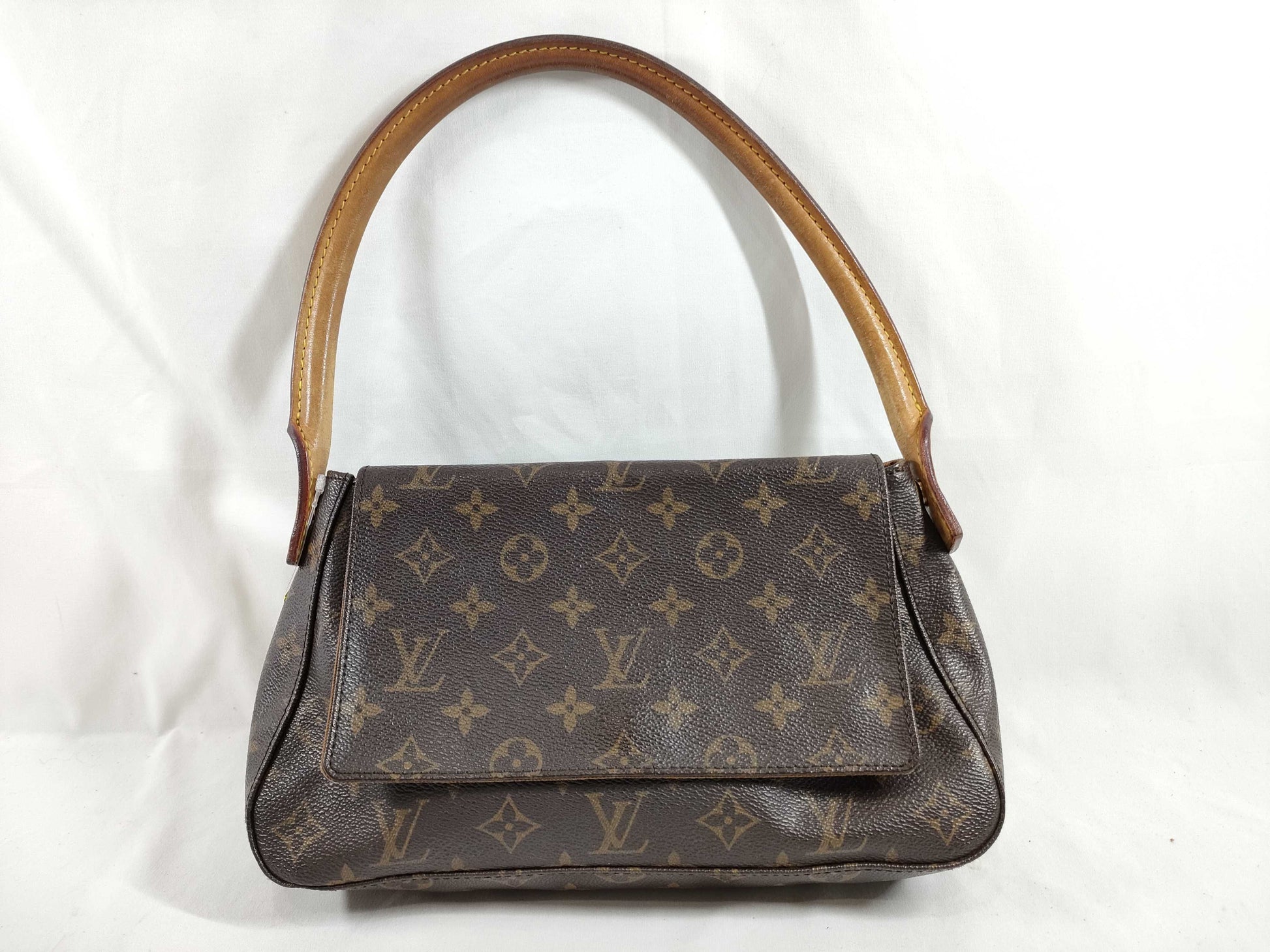 LOUIS VUITTON [Serial] MI0041 Monogram Looping Handbag