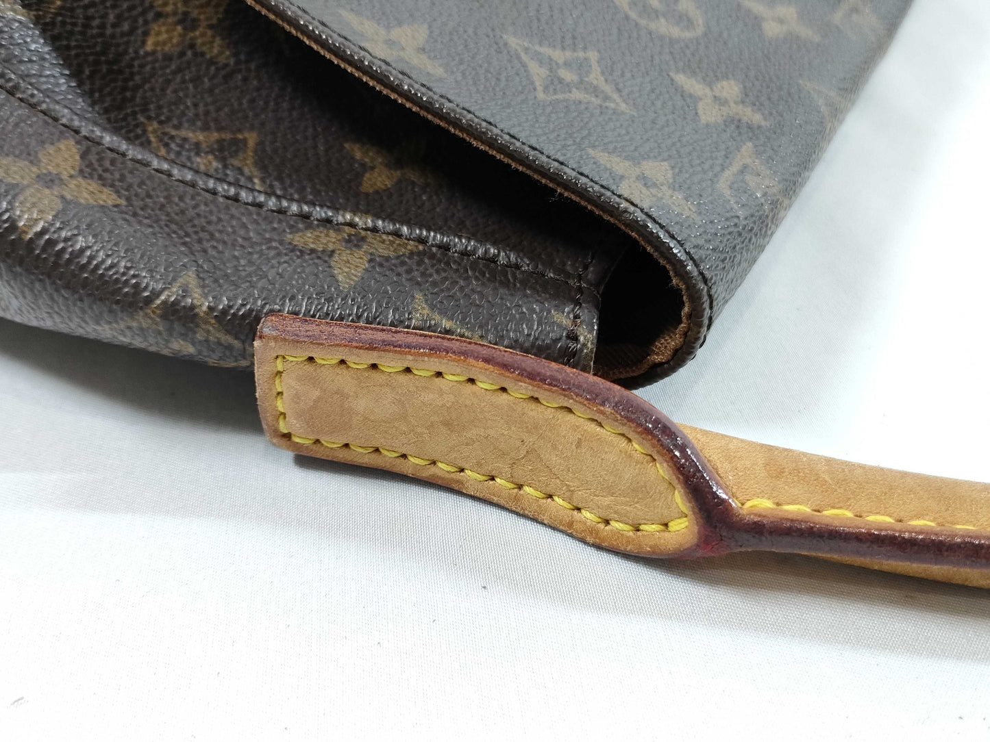LOUIS VUITTON [Serial] MI0041 Monogram Looping Handbag