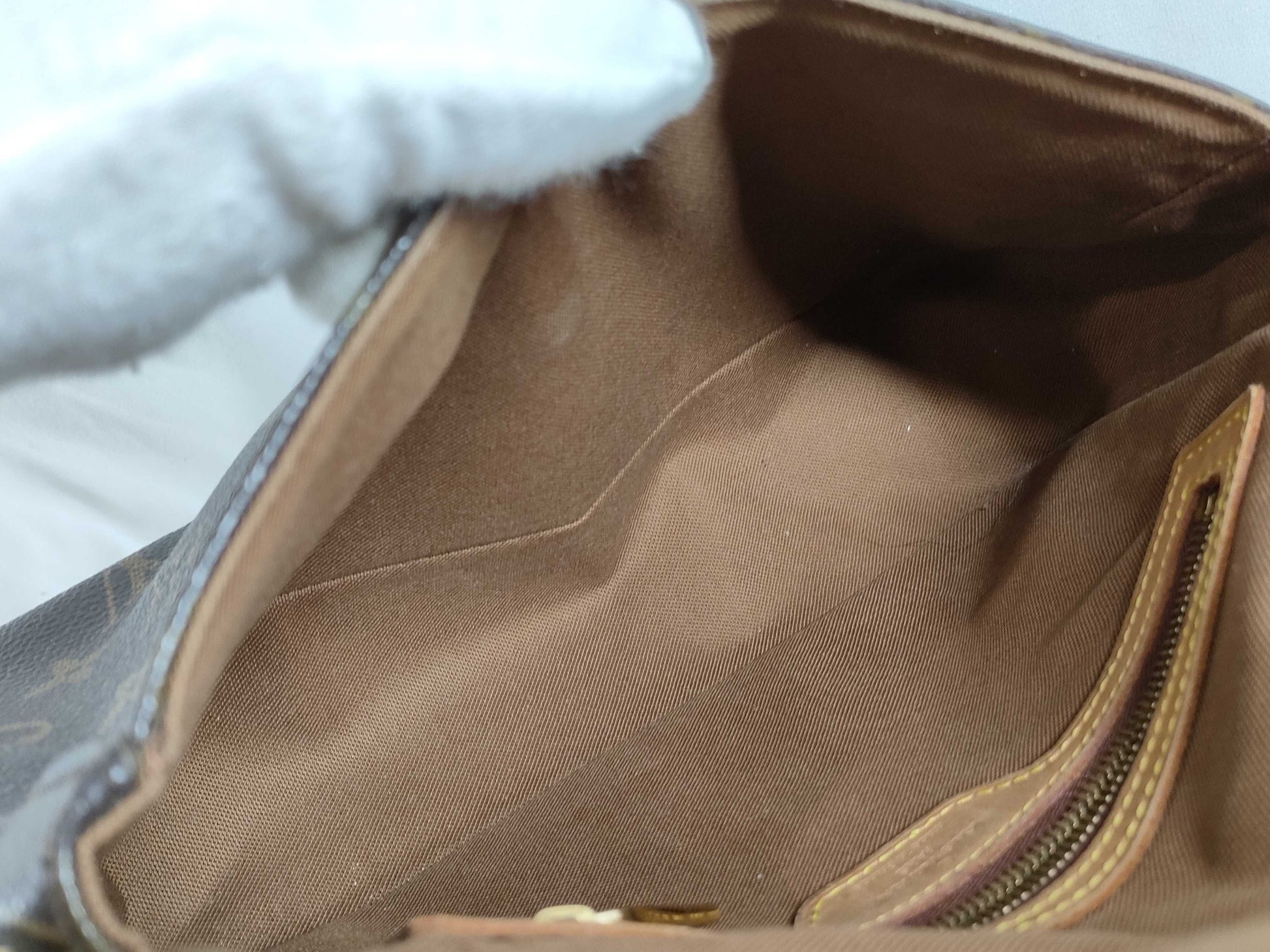 LOUIS VUITTON [Serial] MI0041 Monogram Looping Handbag