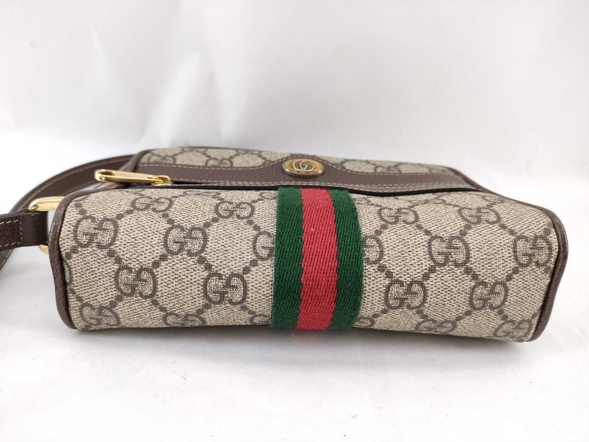 GUCCI GG Supreme Sherry Shoulder Bag