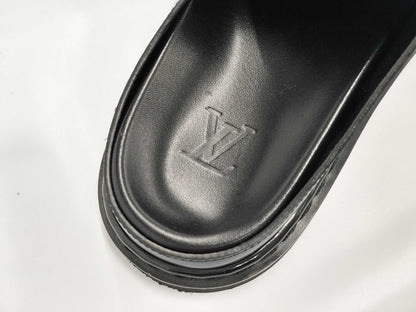 LOUIS VUITTON logo leather sandals