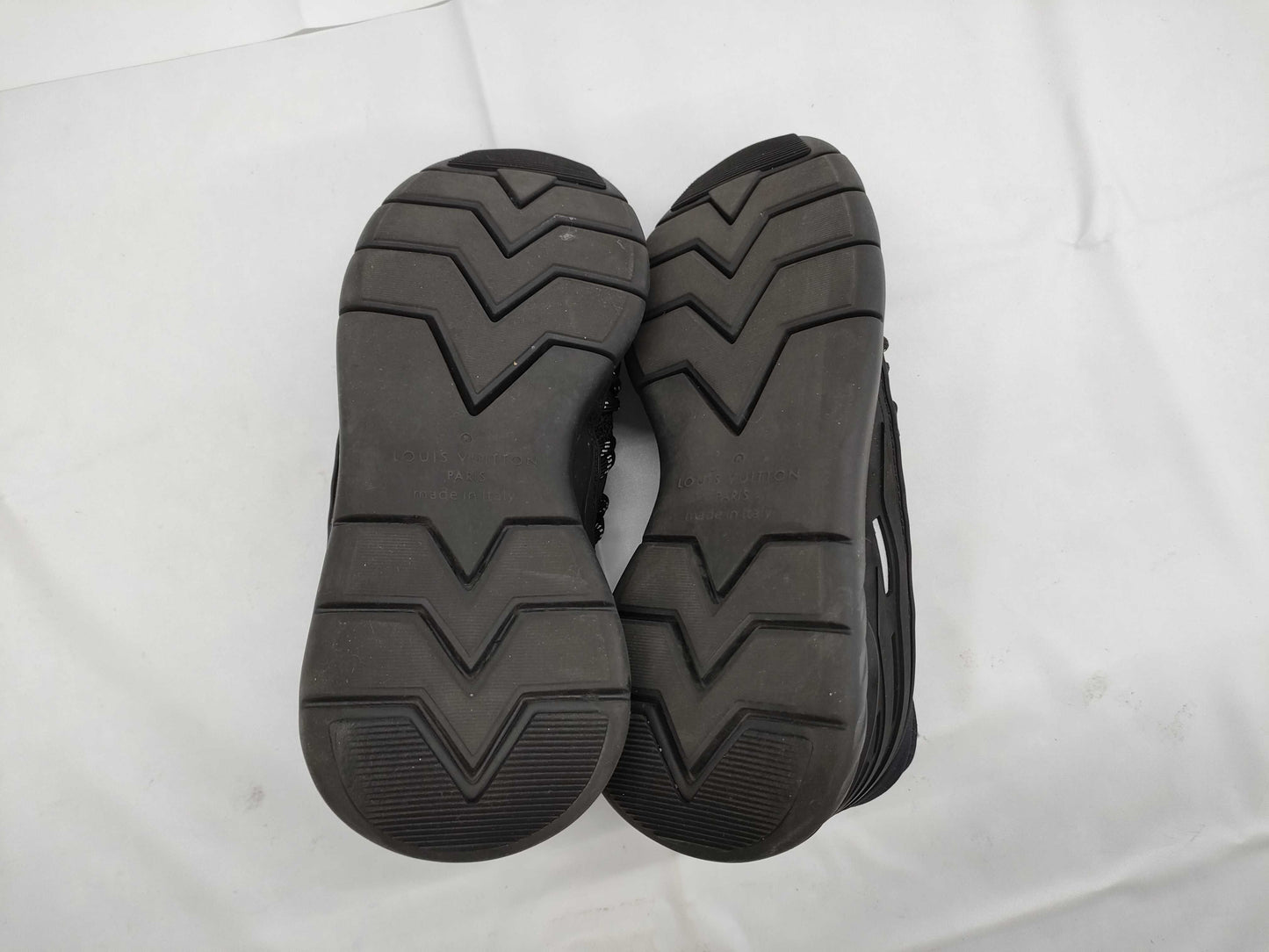 LOUIS VUITTON Canvas Black Sneakers