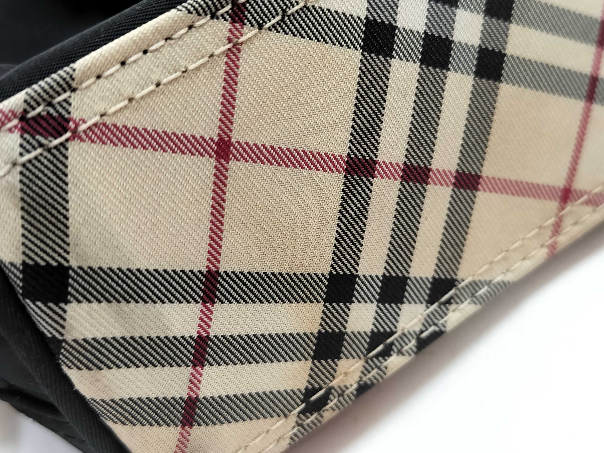 Two mini handbags from COACH, Michael Kors, Burberry, etc. One handbag, two-way bag, and a tote bag