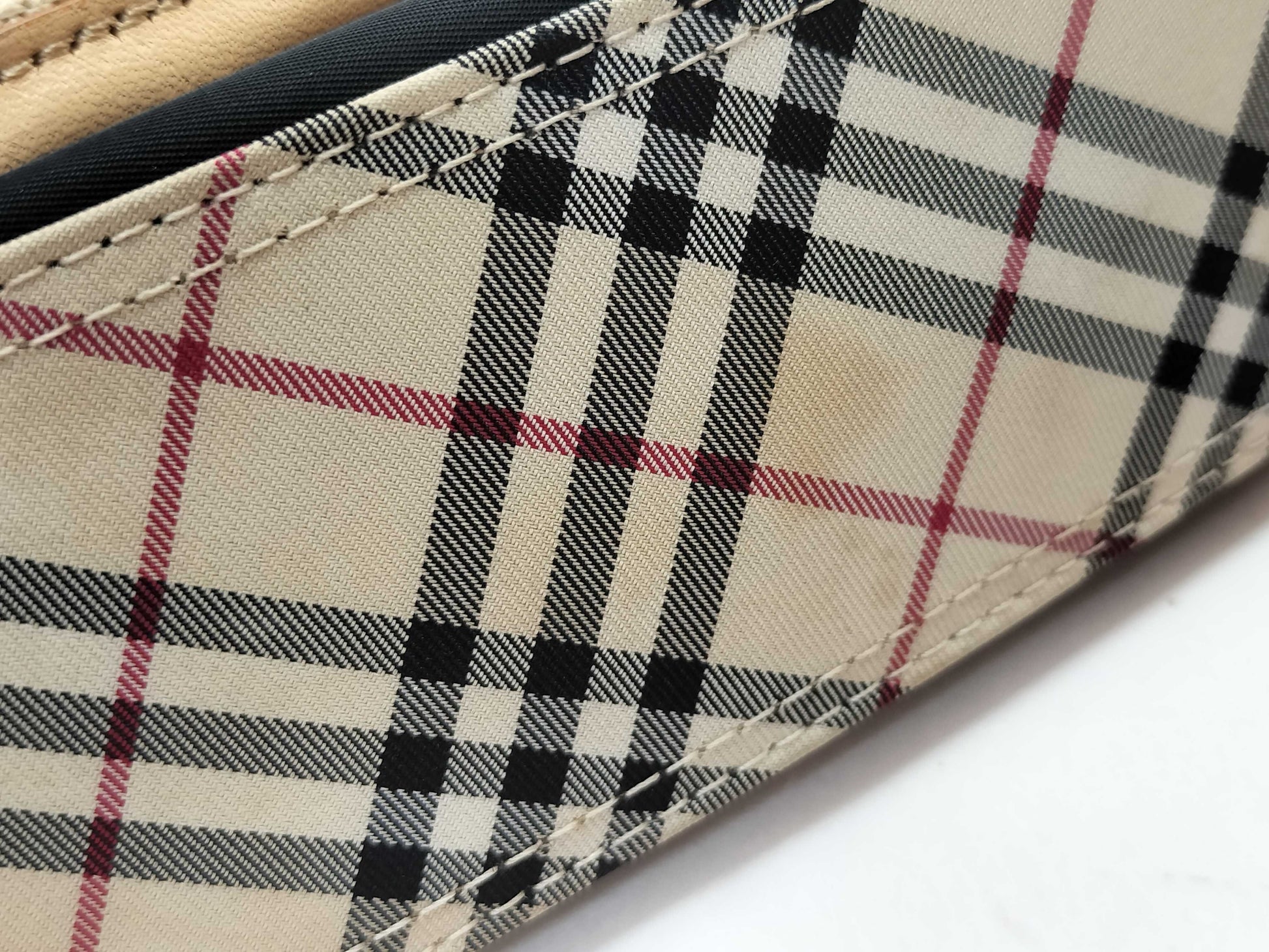 Two mini handbags from COACH, Michael Kors, Burberry, etc. One handbag, two-way bag, and a tote bag