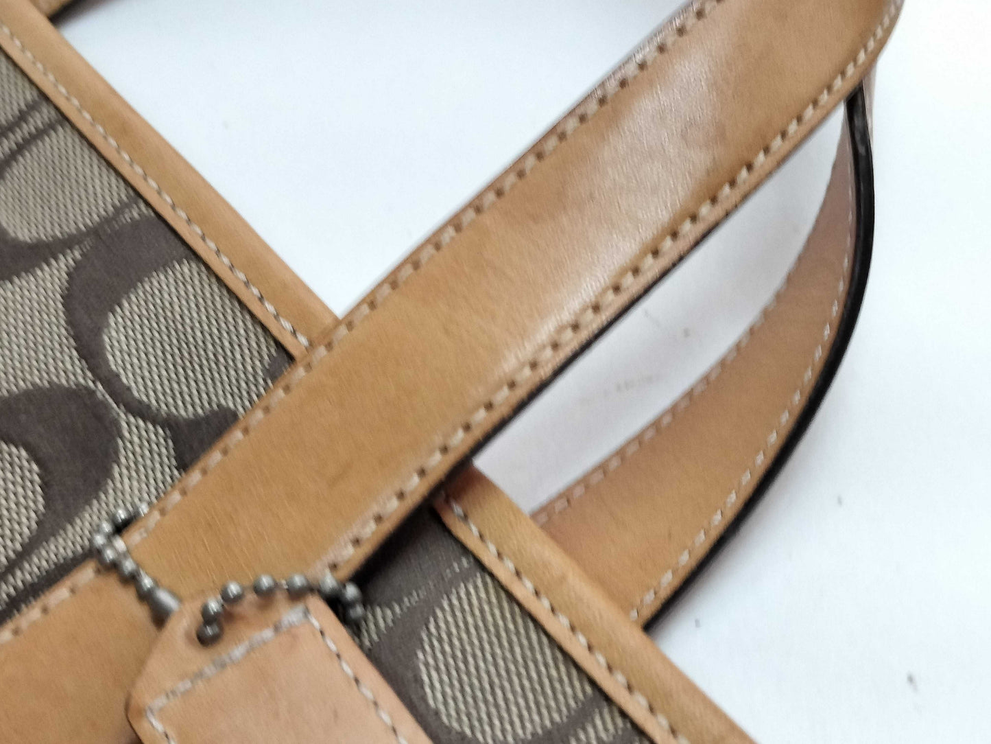 Two mini handbags from COACH, Michael Kors, Burberry, etc. One handbag, two-way bag, and a tote bag