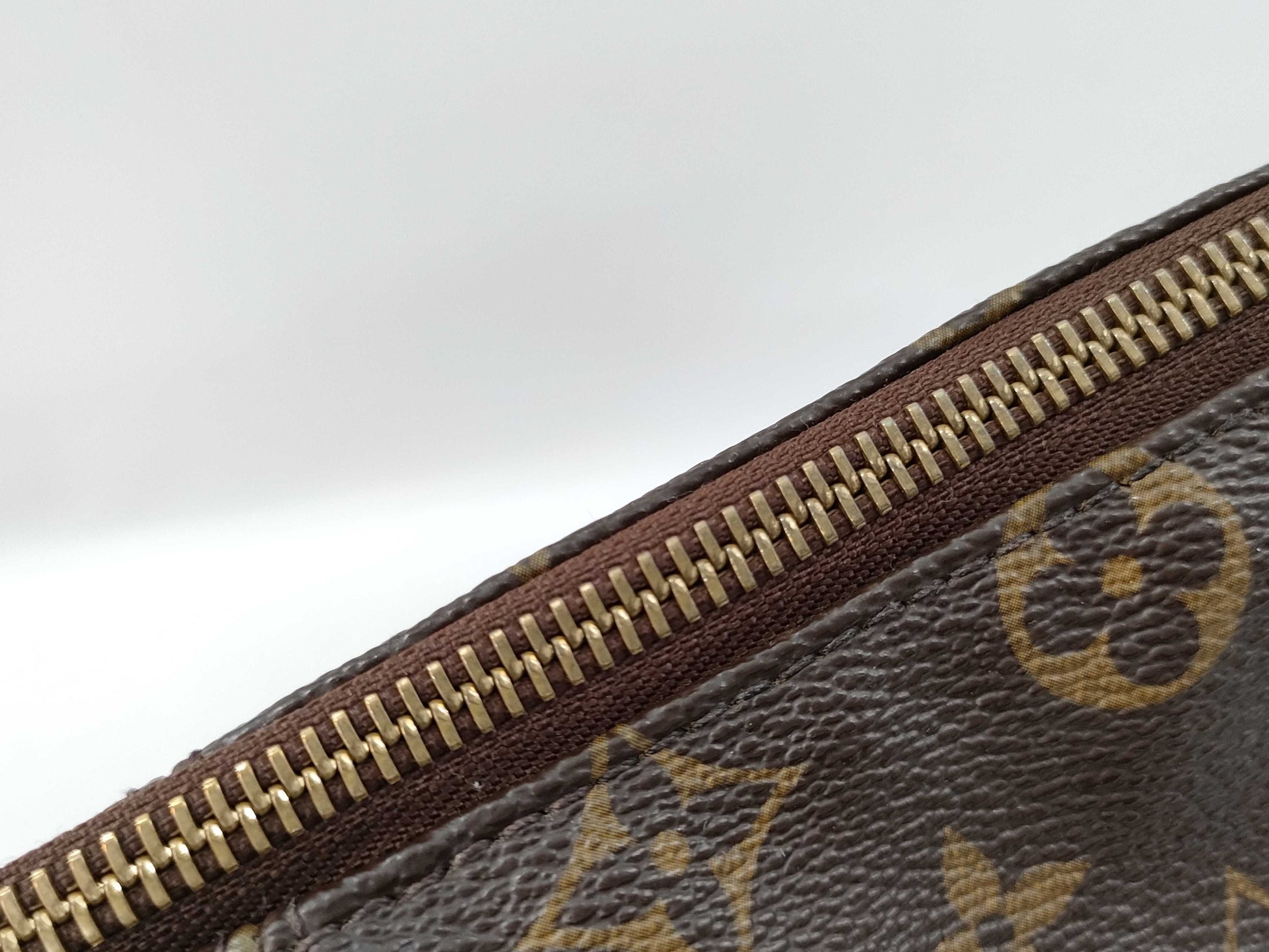 LOUIS VUITTON Monogram Totally Tote Bag