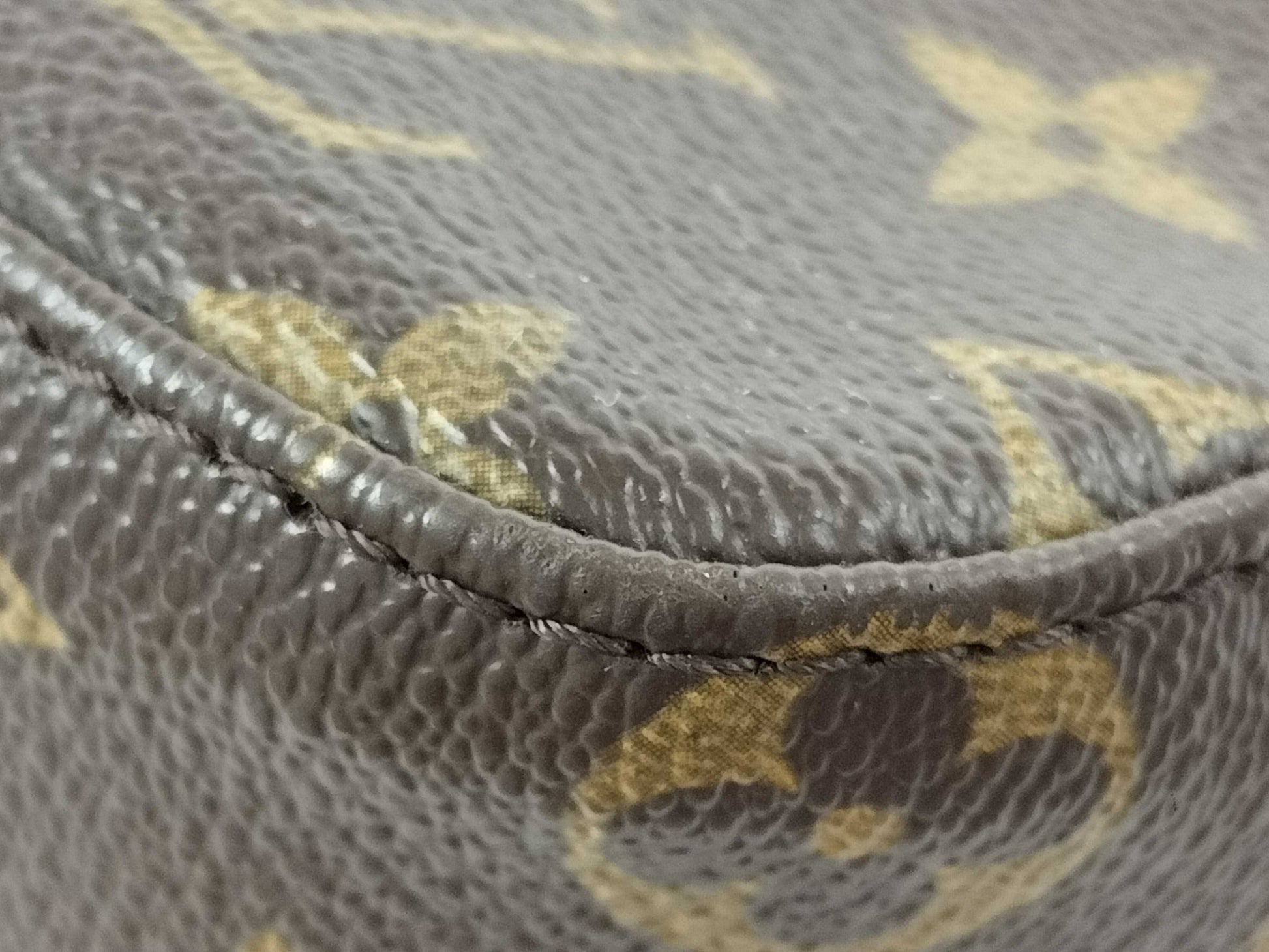 LOUIS VUITTON FL0094 Monogram M51146 Looping MM Handbag