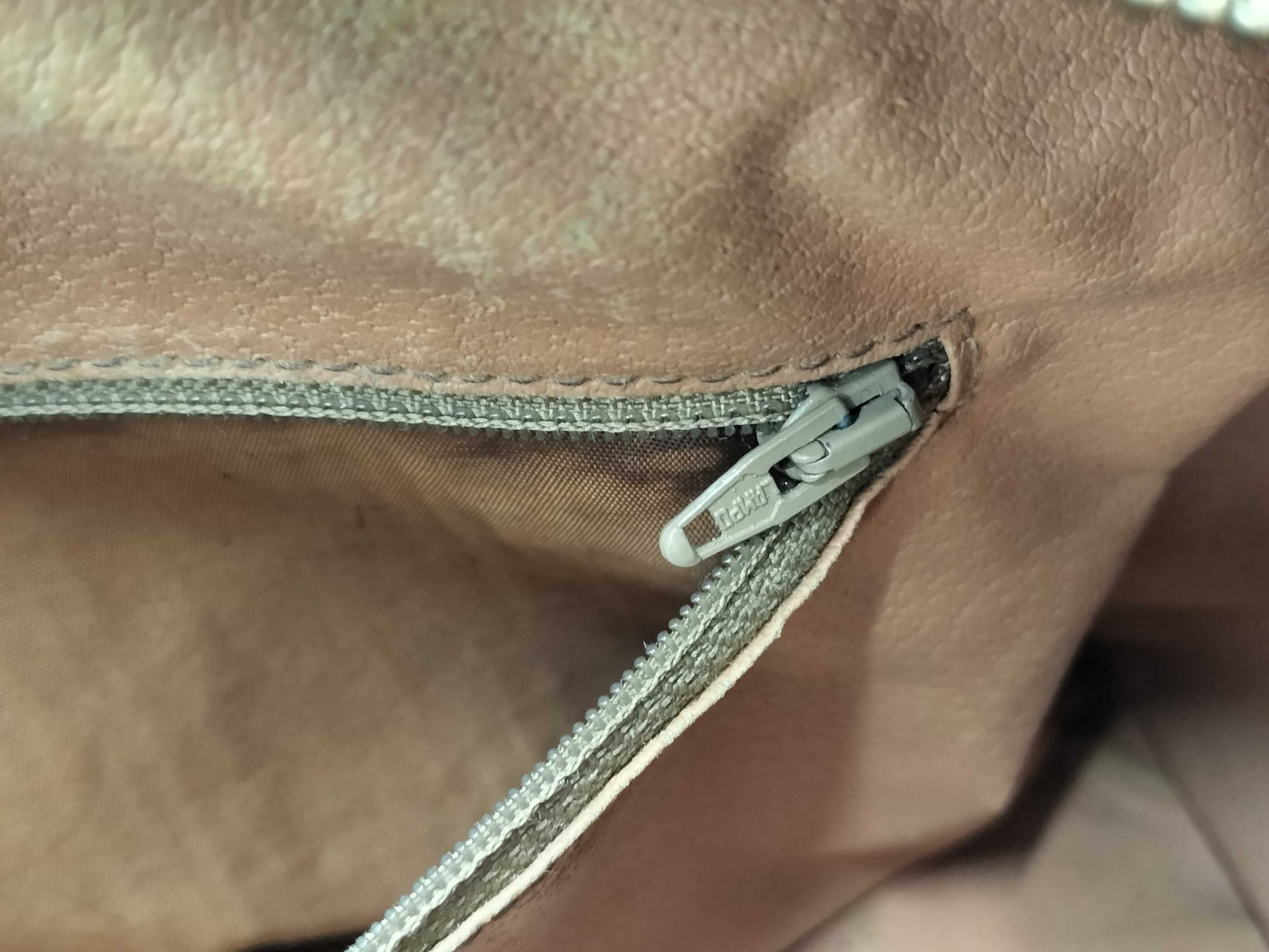 CELINE Handbag