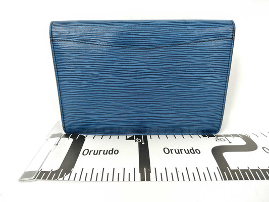 LOUIS VUITTON 863V.I Epi Montaigne Pouch