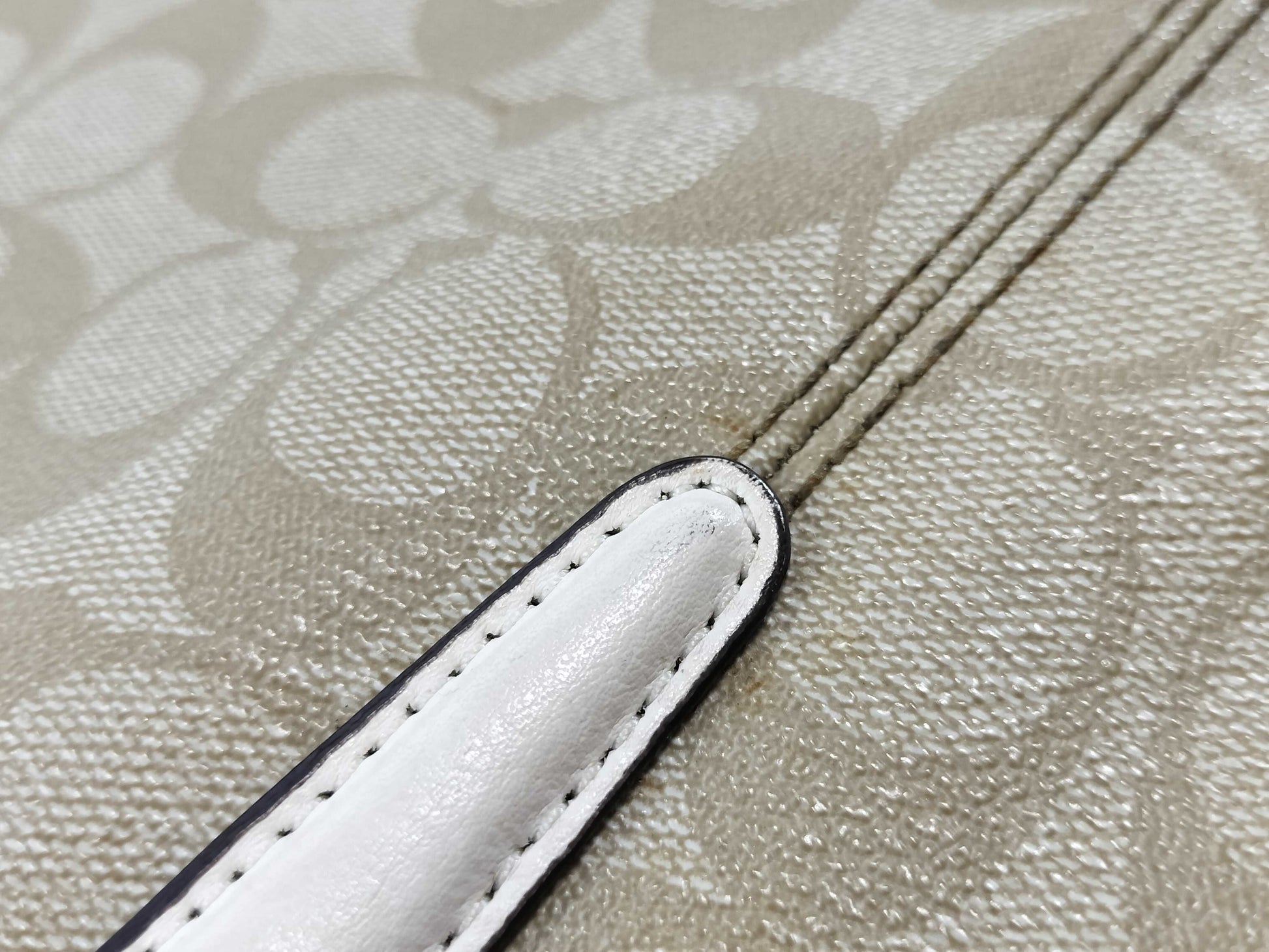 COACH Signature Handbag 