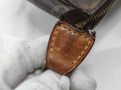 LOUIS VUITTON Monogram M40712 Pochette Accessoires Handbag