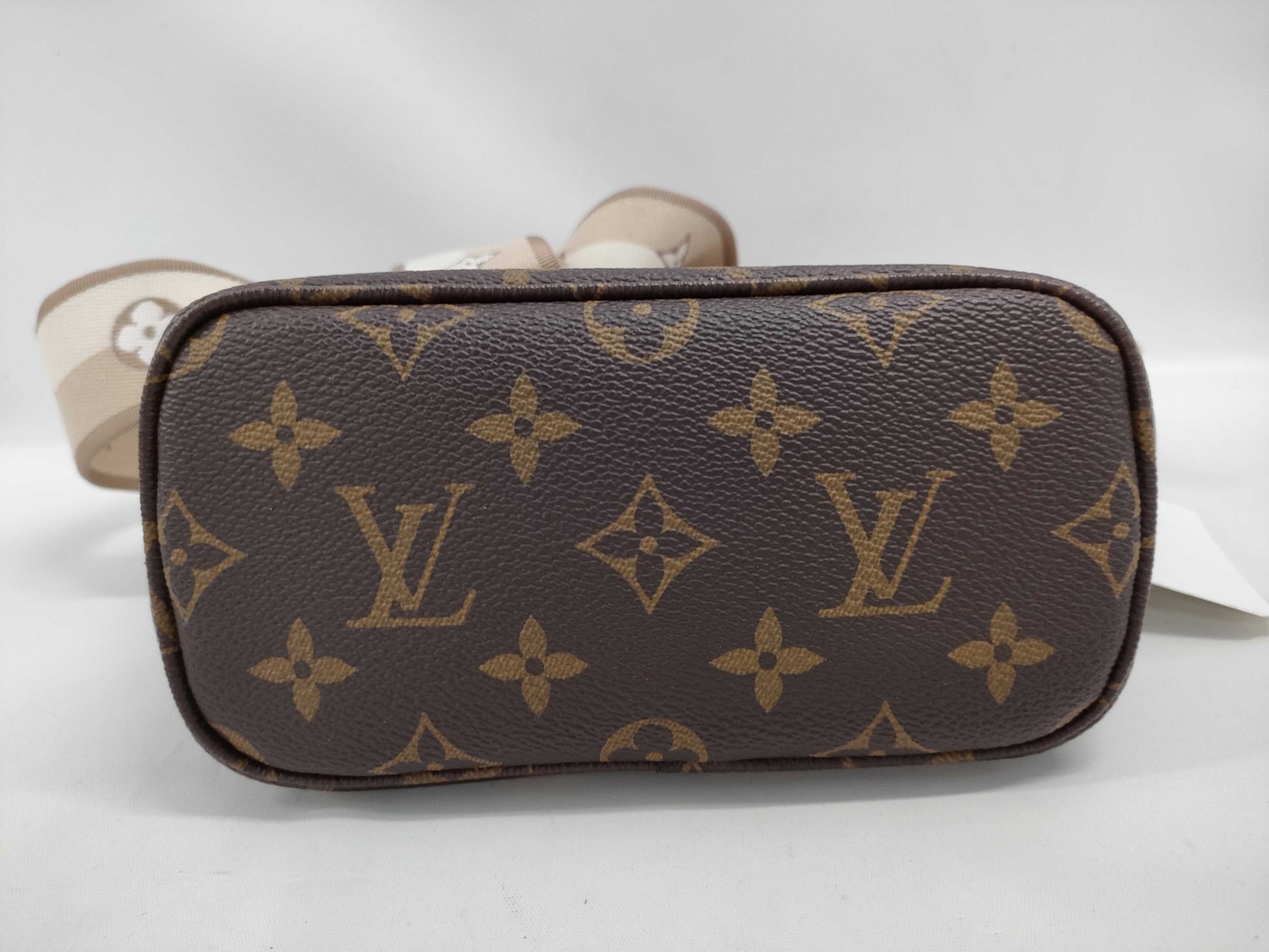 LOUIS VUITTON Monogram M46705 Neverfull BB Handbag