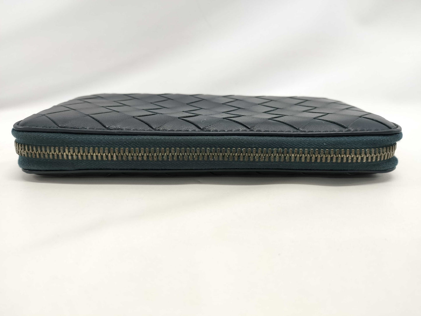 BOTTEGA VENETA Intrecciato Round Zip Long Wallet, Black