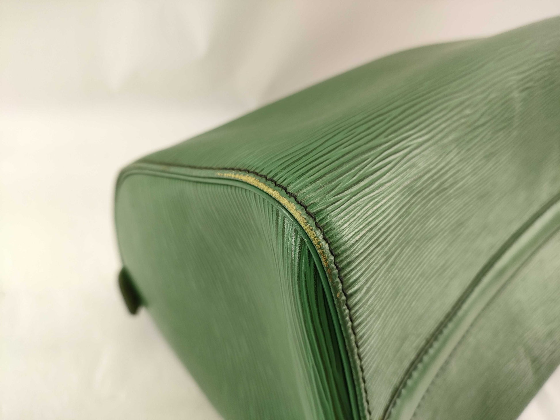 LOUIS VUITTON Epi Speedy 30 Boston Bag