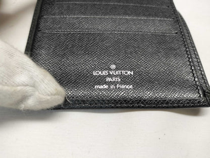 LOUIS VUITTON VI0051 Taiga Porte-Bieux 3-Card Credit M30452 Wallet