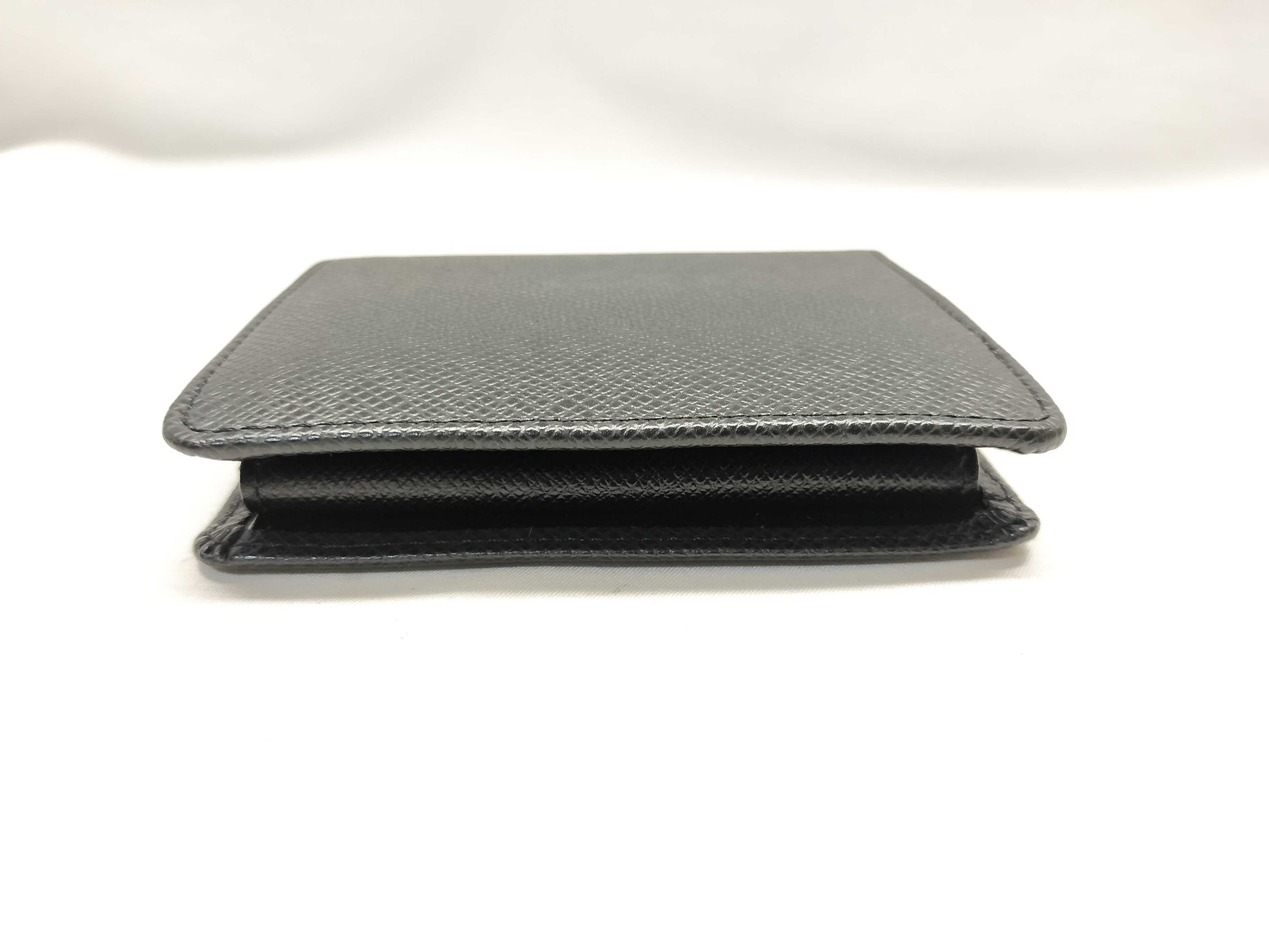 LOUIS VUITTON VI0051 Taiga Porte-Bieux 3-Card Credit M30452 Wallet