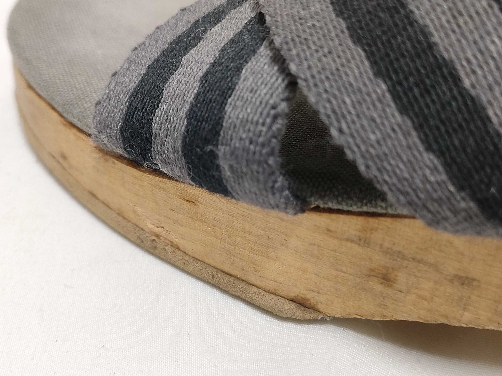 HERMES Foule Toe Slippers
