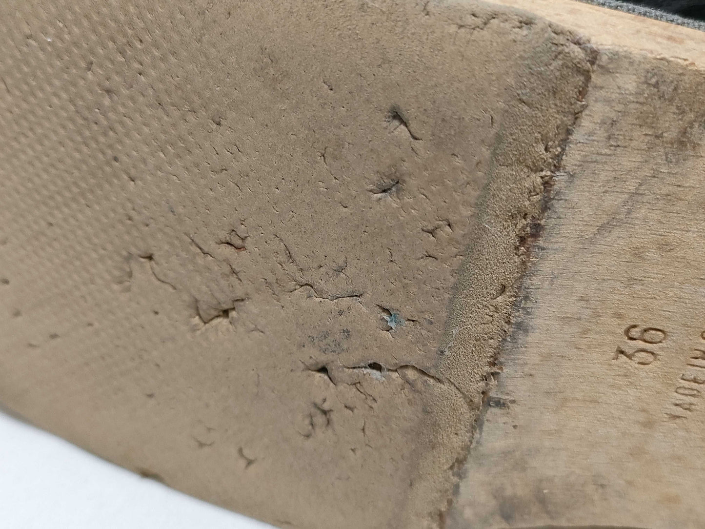 HERMES Foule Toe Slippers