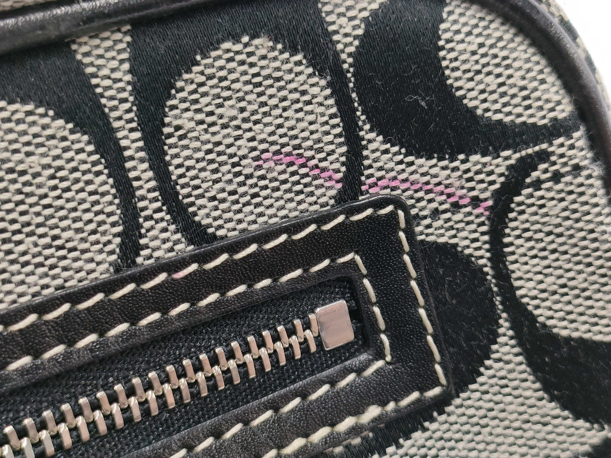 COACH Signature Shoulder Bag *2 Shoulder Bag