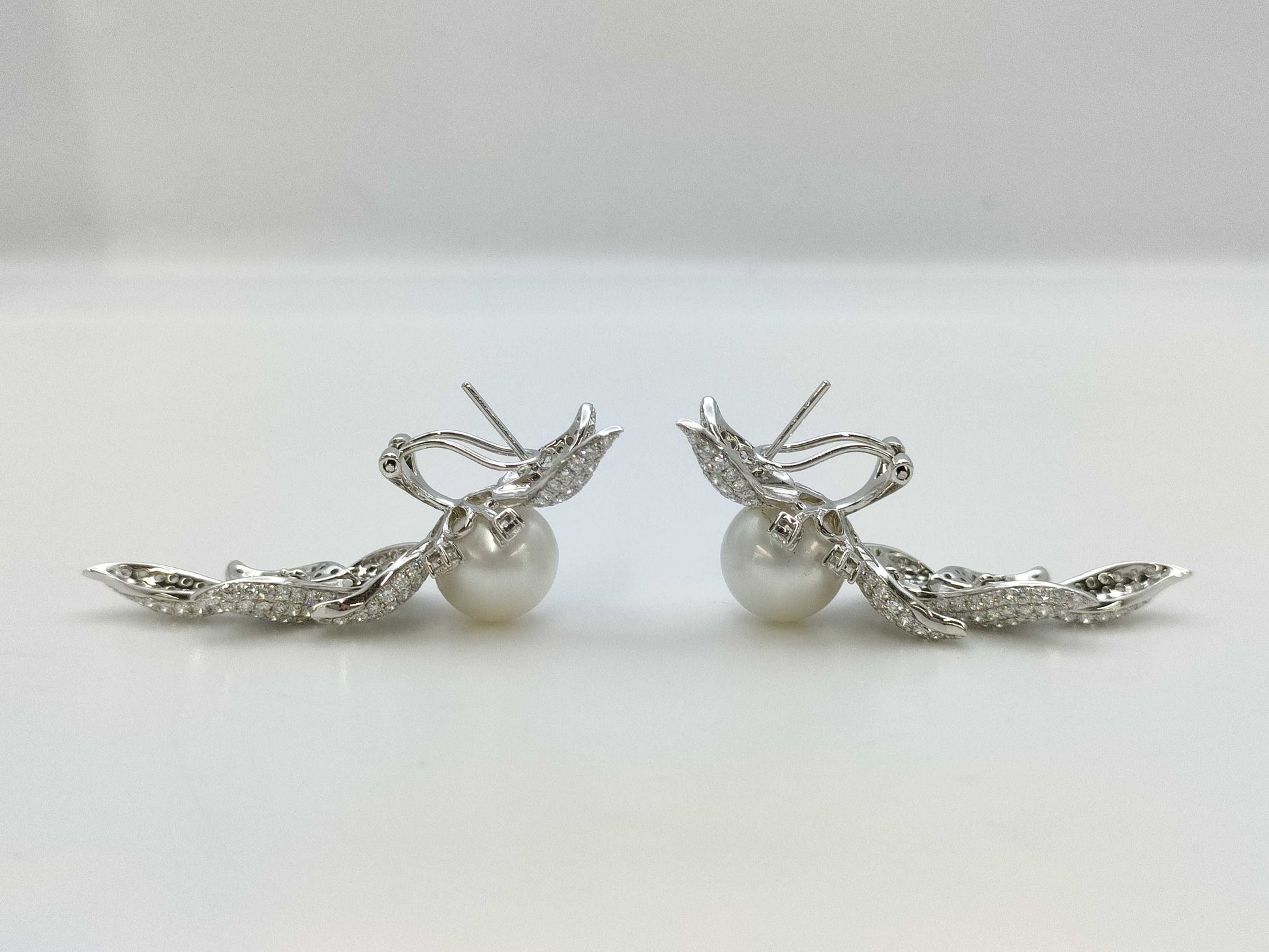 South Sea Pearl, Diameter approx. 12.0mm, D3.34ct / South Sea Pearl, Diameter approx. 11.8mm, D3.34ct, 18K White Gold, 22.8g, Earrings 