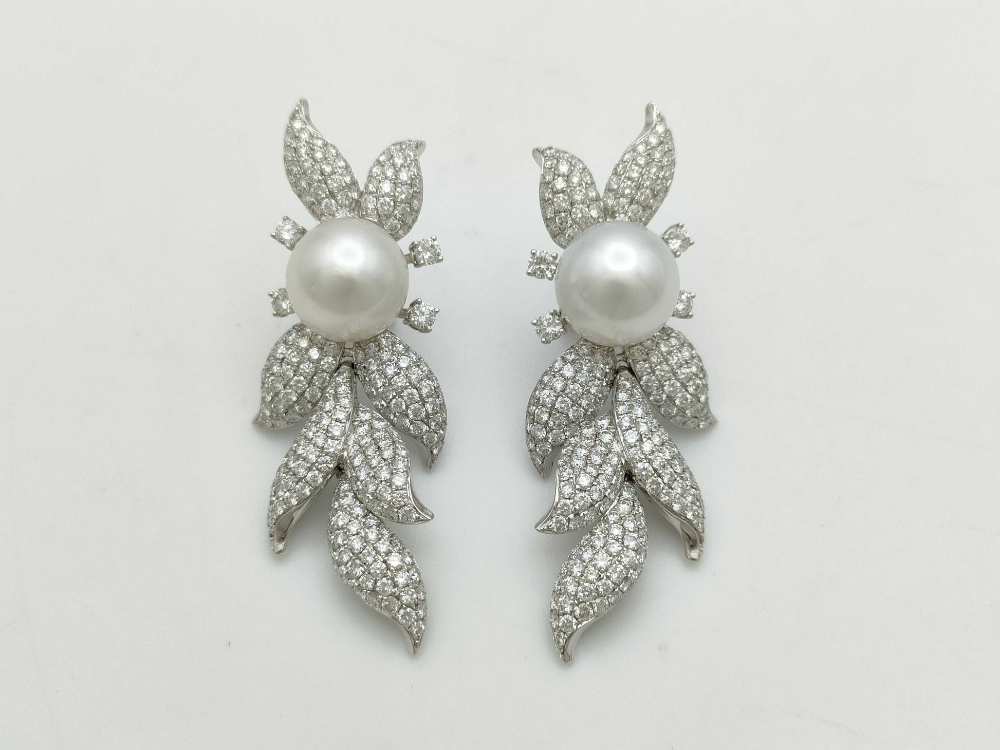 South Sea Pearl, Diameter approx. 12.0mm, D3.34ct / South Sea Pearl, Diameter approx. 11.8mm, D3.34ct, 18K White Gold, 22.8g, Earrings 