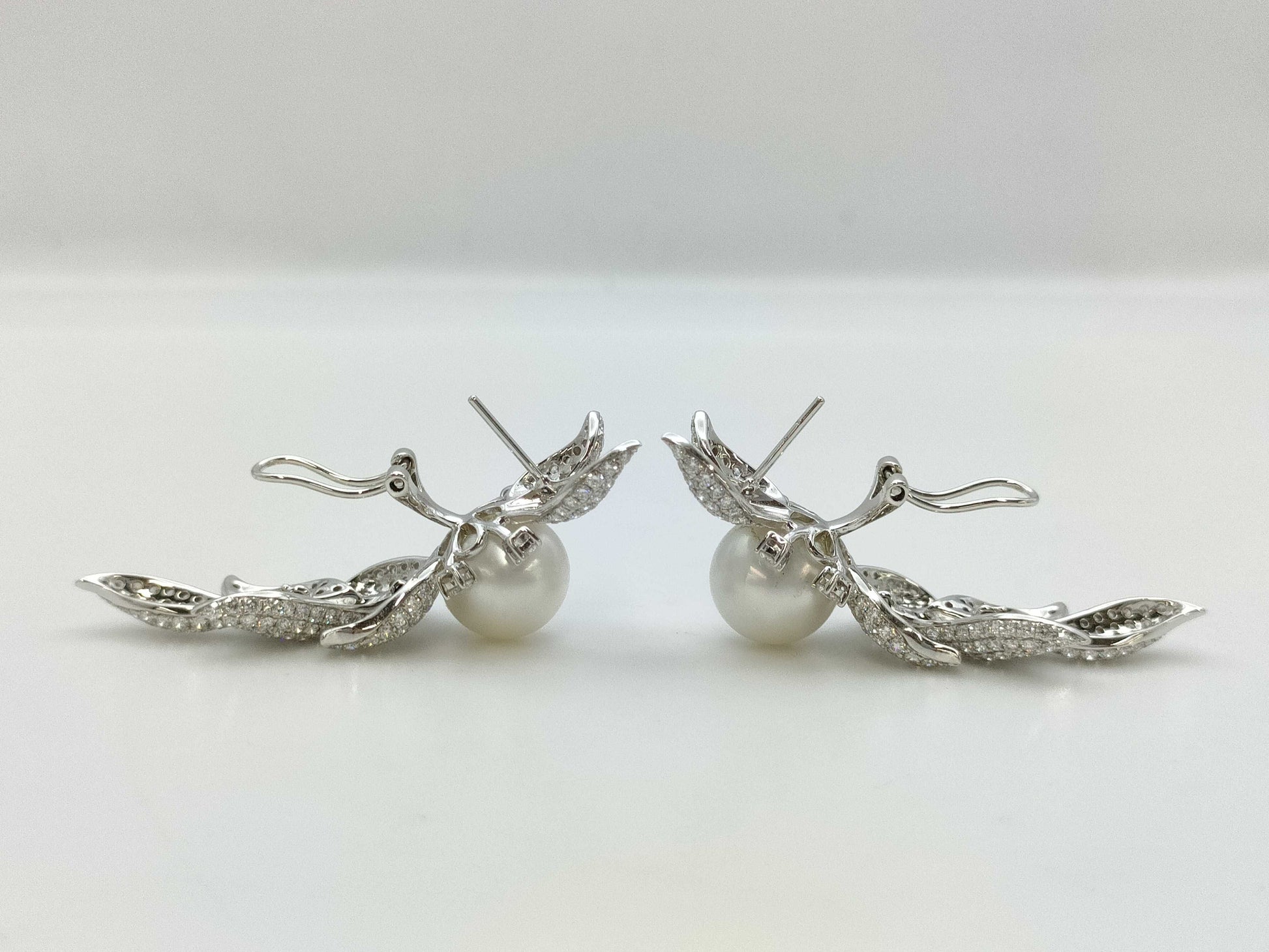 South Sea Pearl, Diameter approx. 12.0mm, D3.34ct / South Sea Pearl, Diameter approx. 11.8mm, D3.34ct, 18K White Gold, 22.8g, Earrings 
