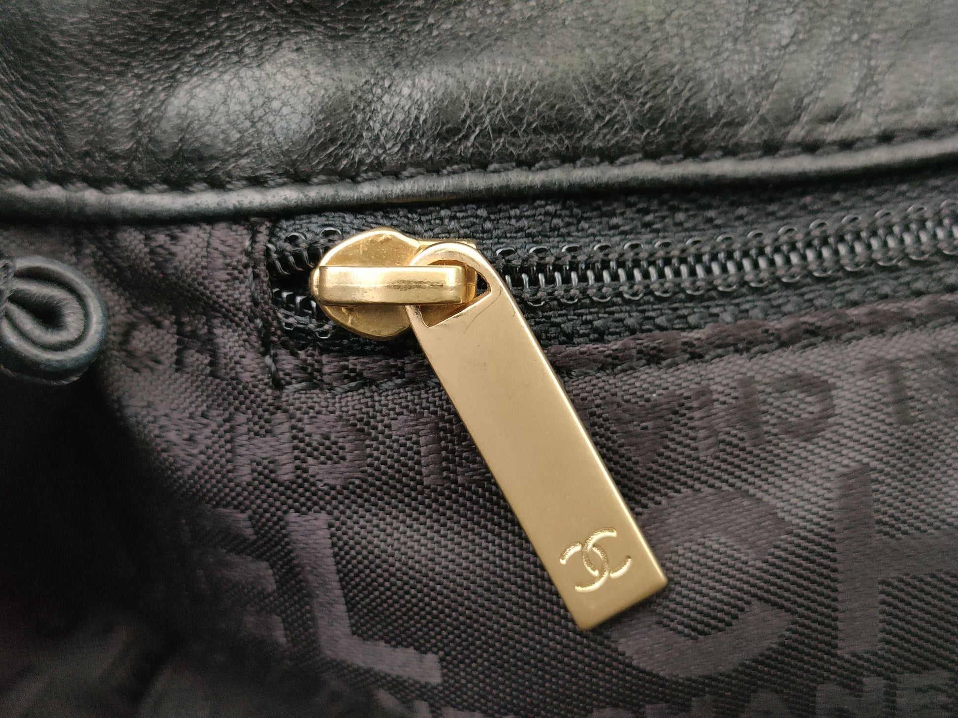 CHANEL No. 7 Lambskin Big Chain Tote Coco No. 7 Shoulder Bag