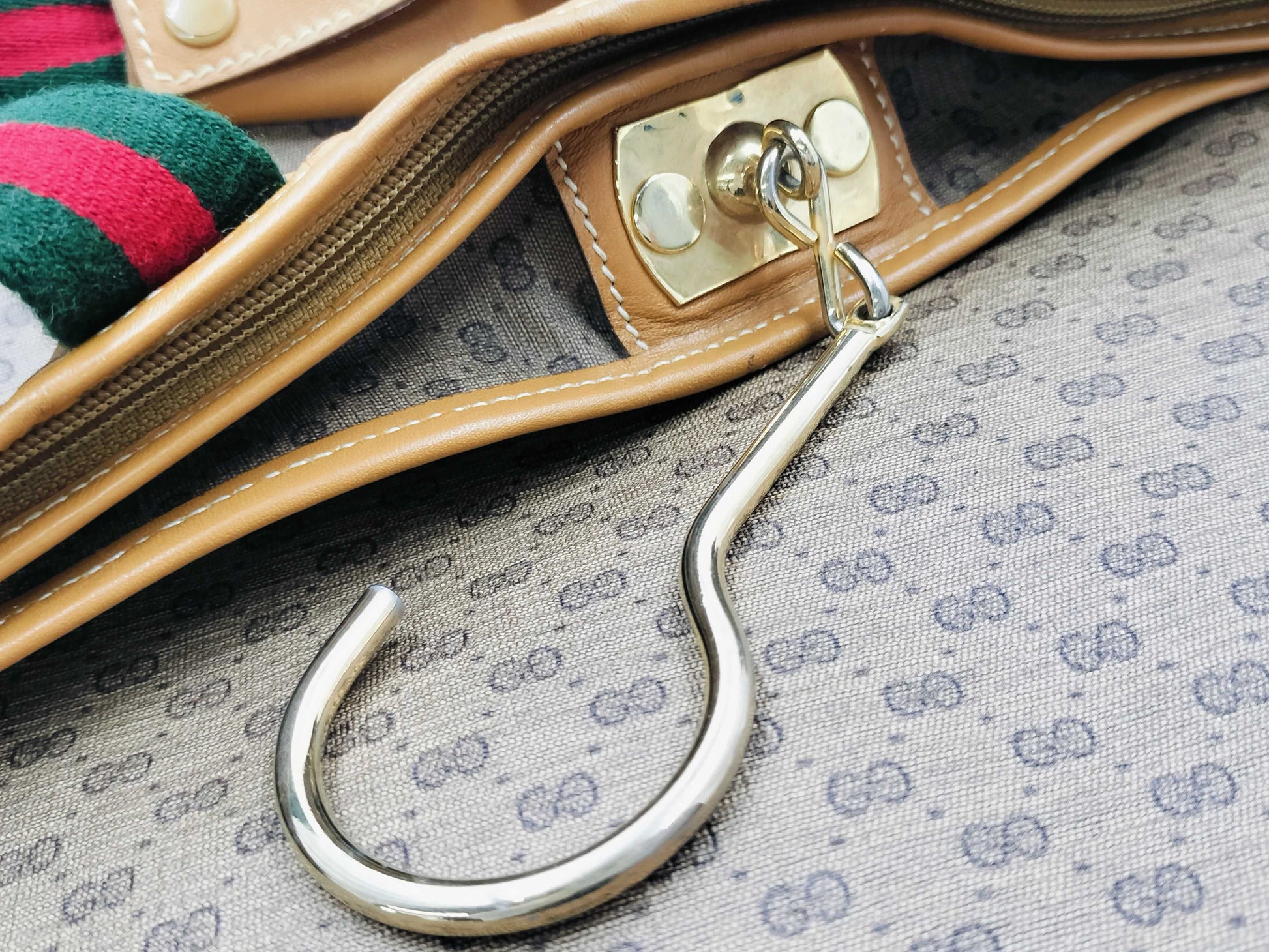 GUCCI 011.123.0040 GG Canvas Sherry Micro GG Garment Bag
