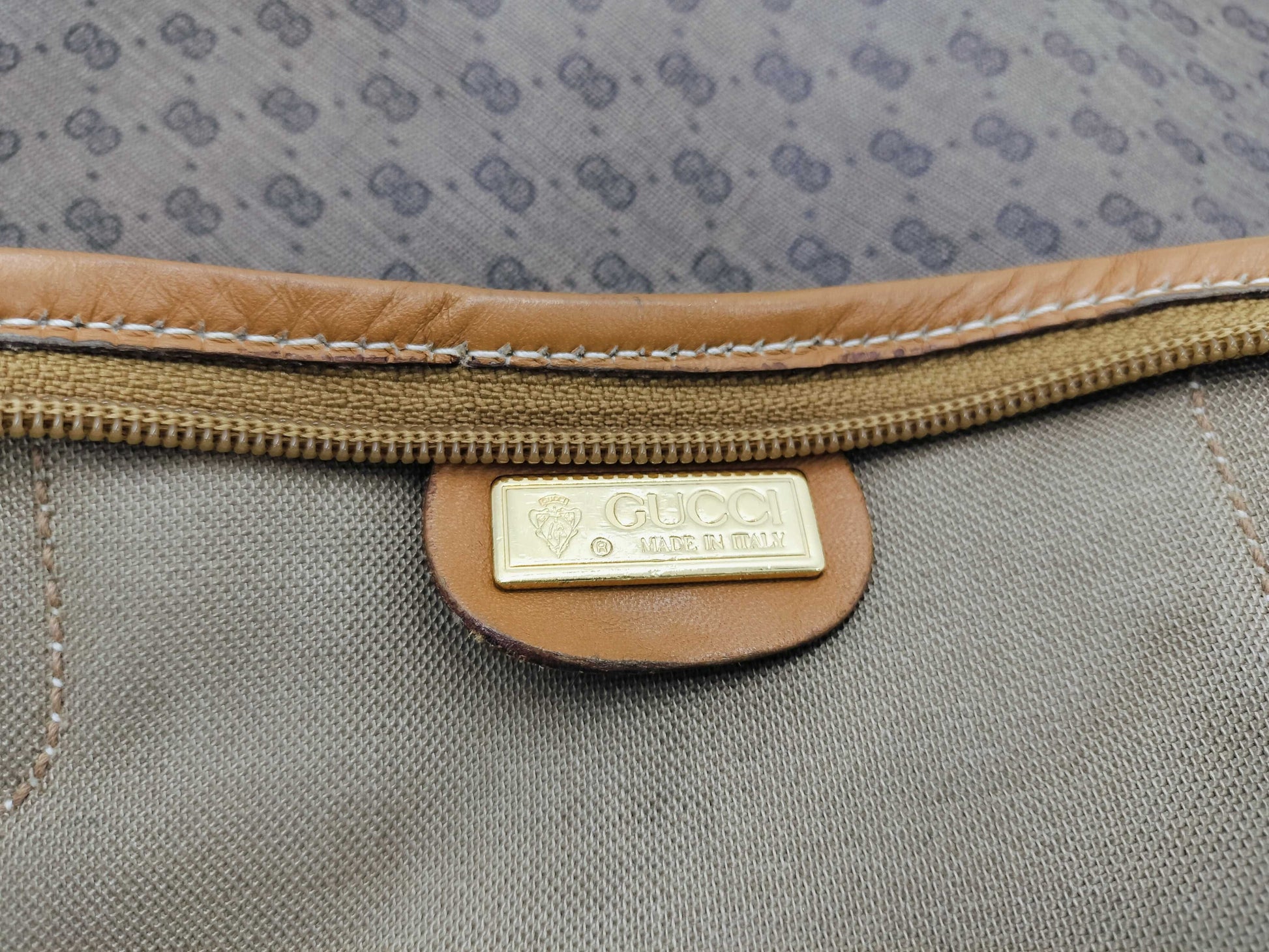 GUCCI 011.123.0040 GG Canvas Sherry Micro GG Garment Bag
