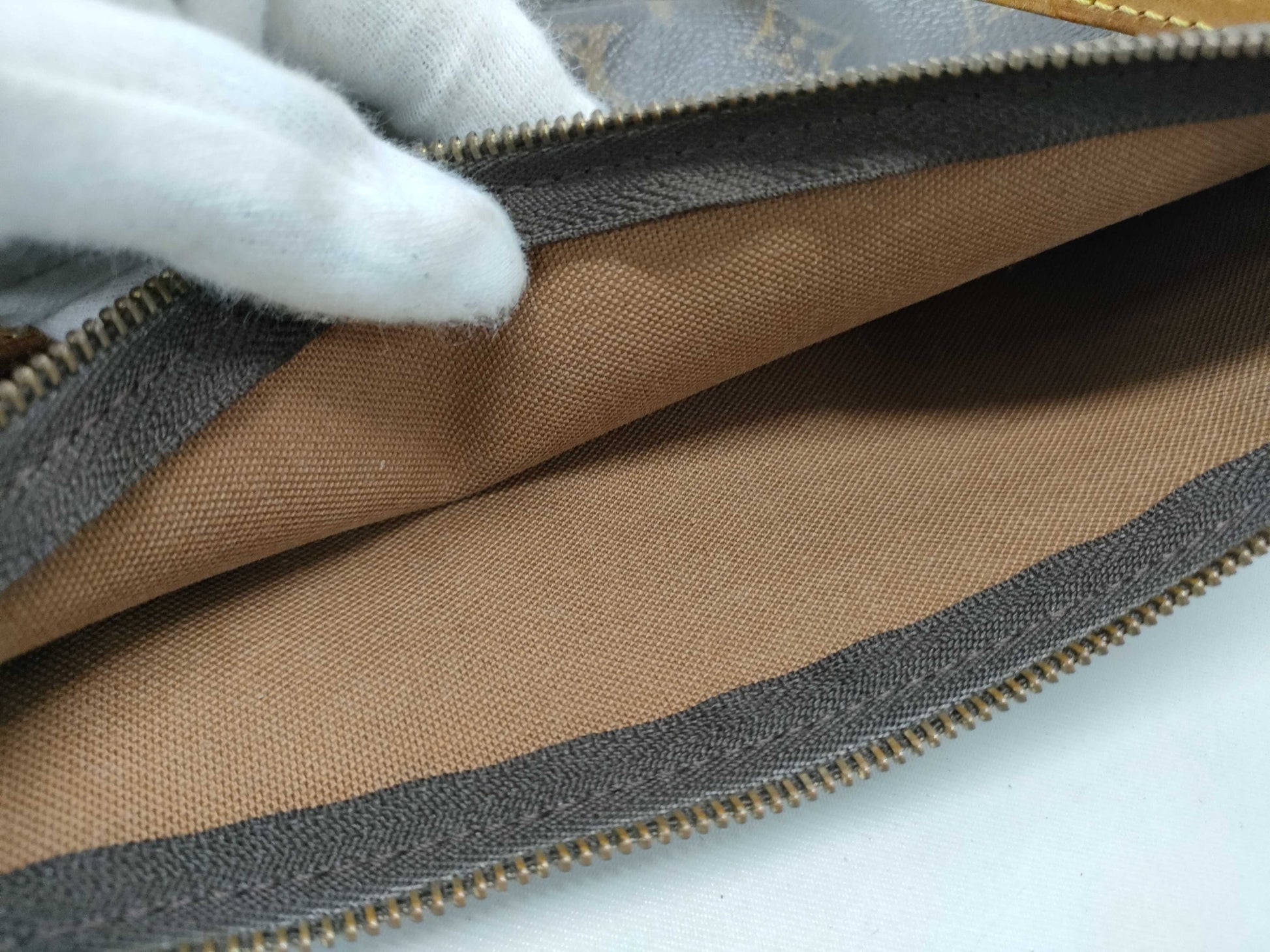 LOUIS VUITTON Monogram M40712 Pochette Accessoires Shoulder Bag with Interchangeable Strap