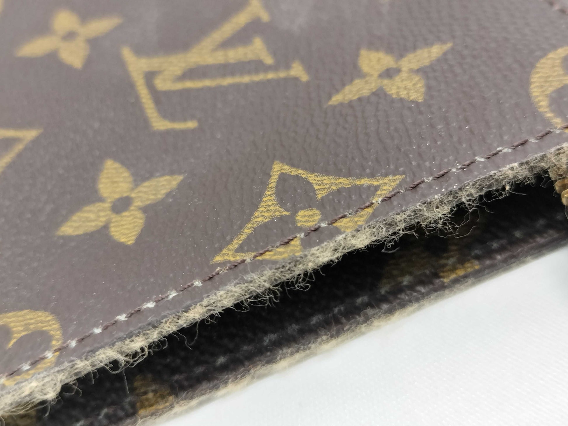 LOUIS VUITTON Monogram Bucket Pouch Pouch