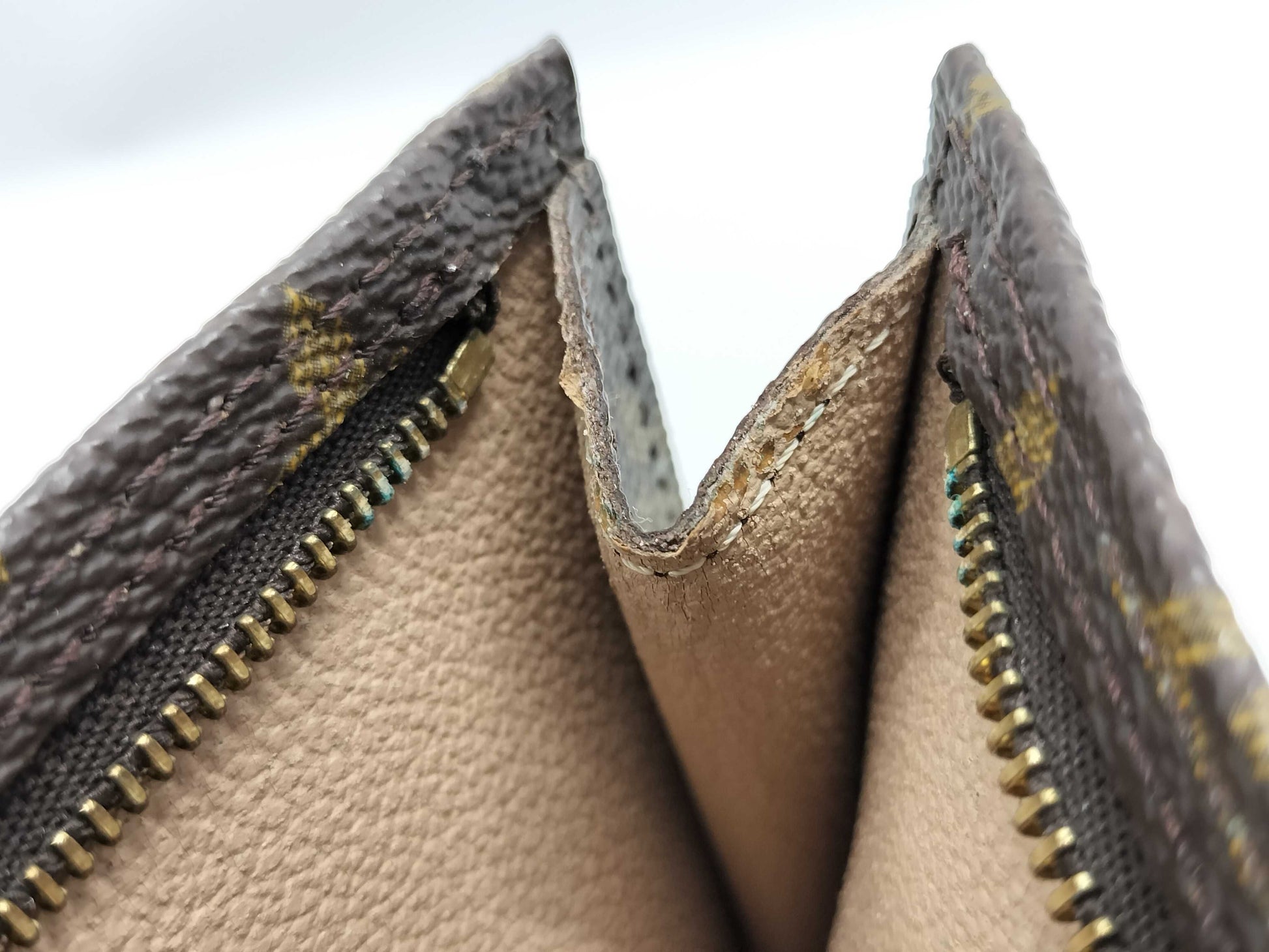 LOUIS VUITTON Monogram Bucket Pouch Pouch