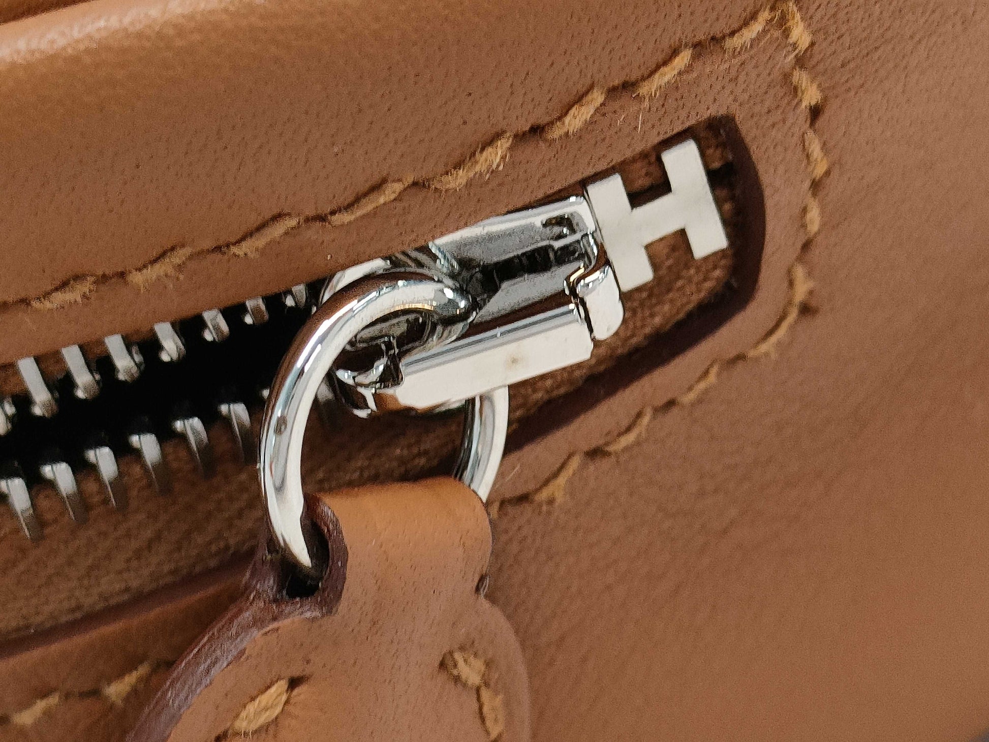 HERMES In the Loop Body Bag, Swift Leather, Gold