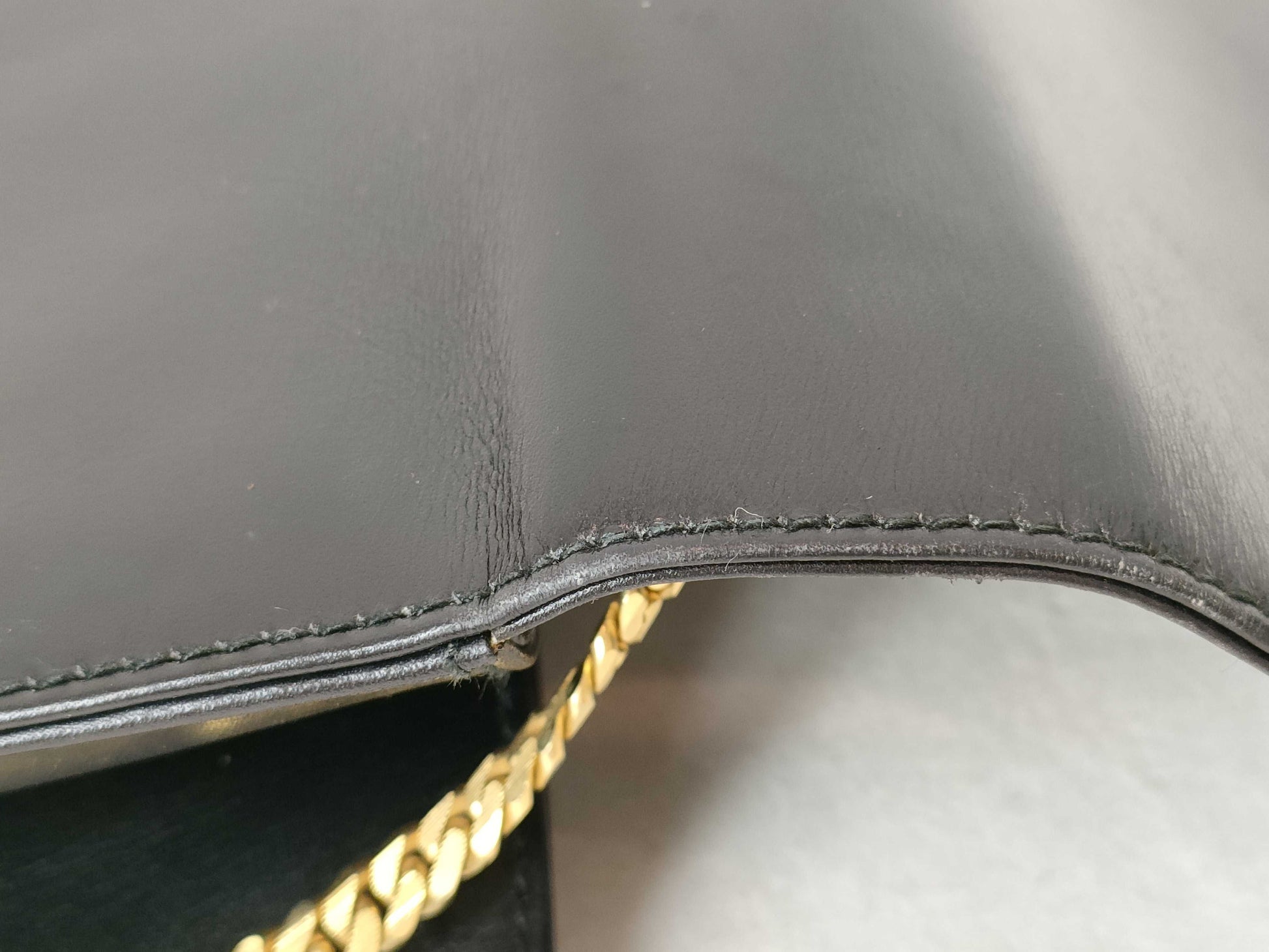 BALLY Calfskin Chain Shoulder Bag