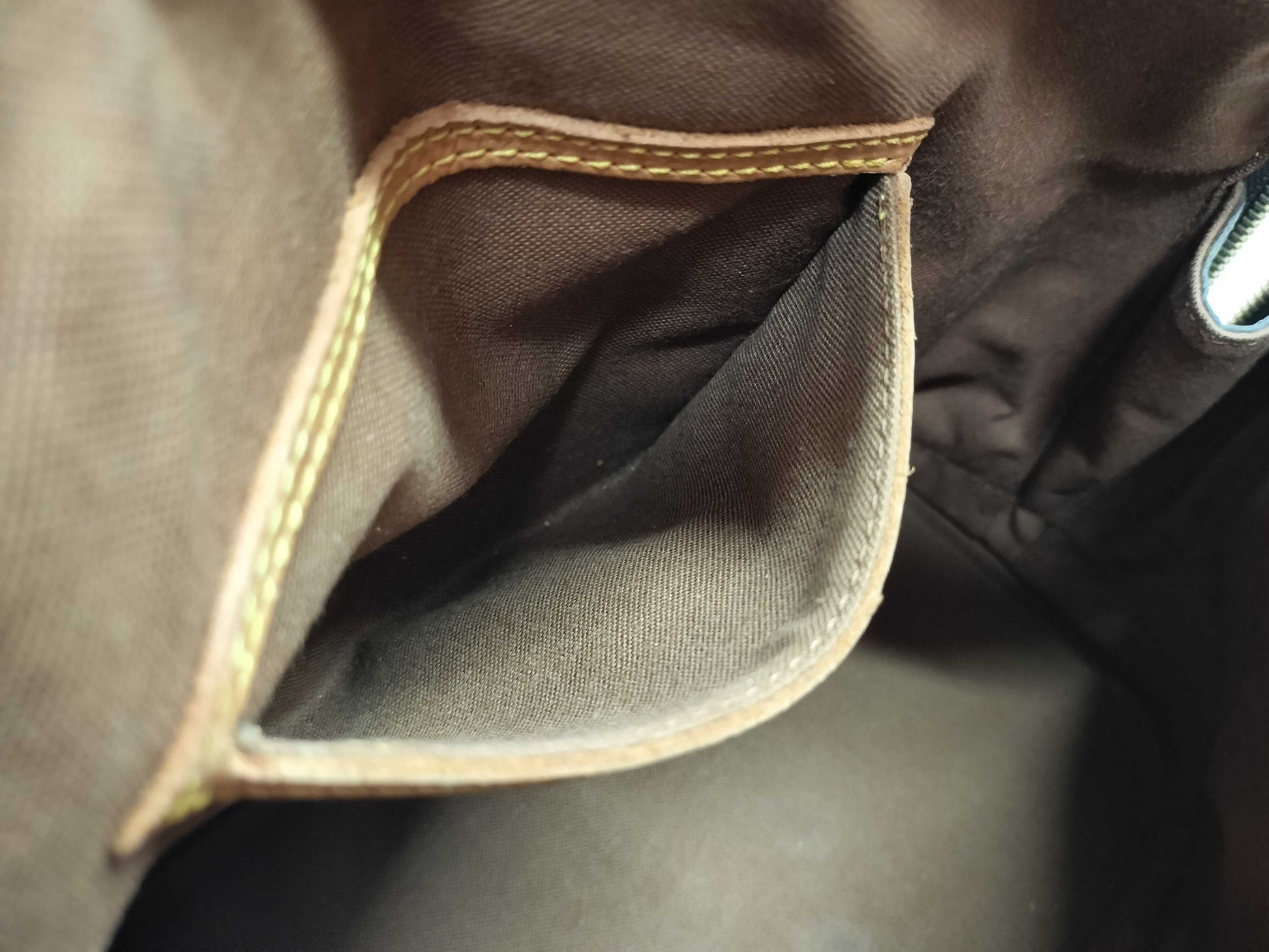 LOUIS VUITTON VI 0988 Monogram Alma Handbag