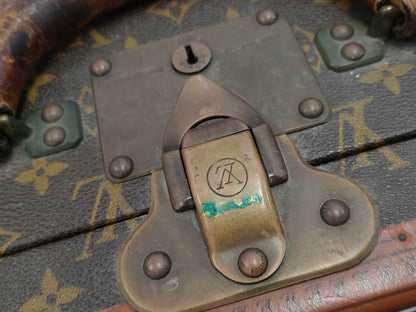 LOUIS VUITTON Monogram M21324 Visten 70 Bag